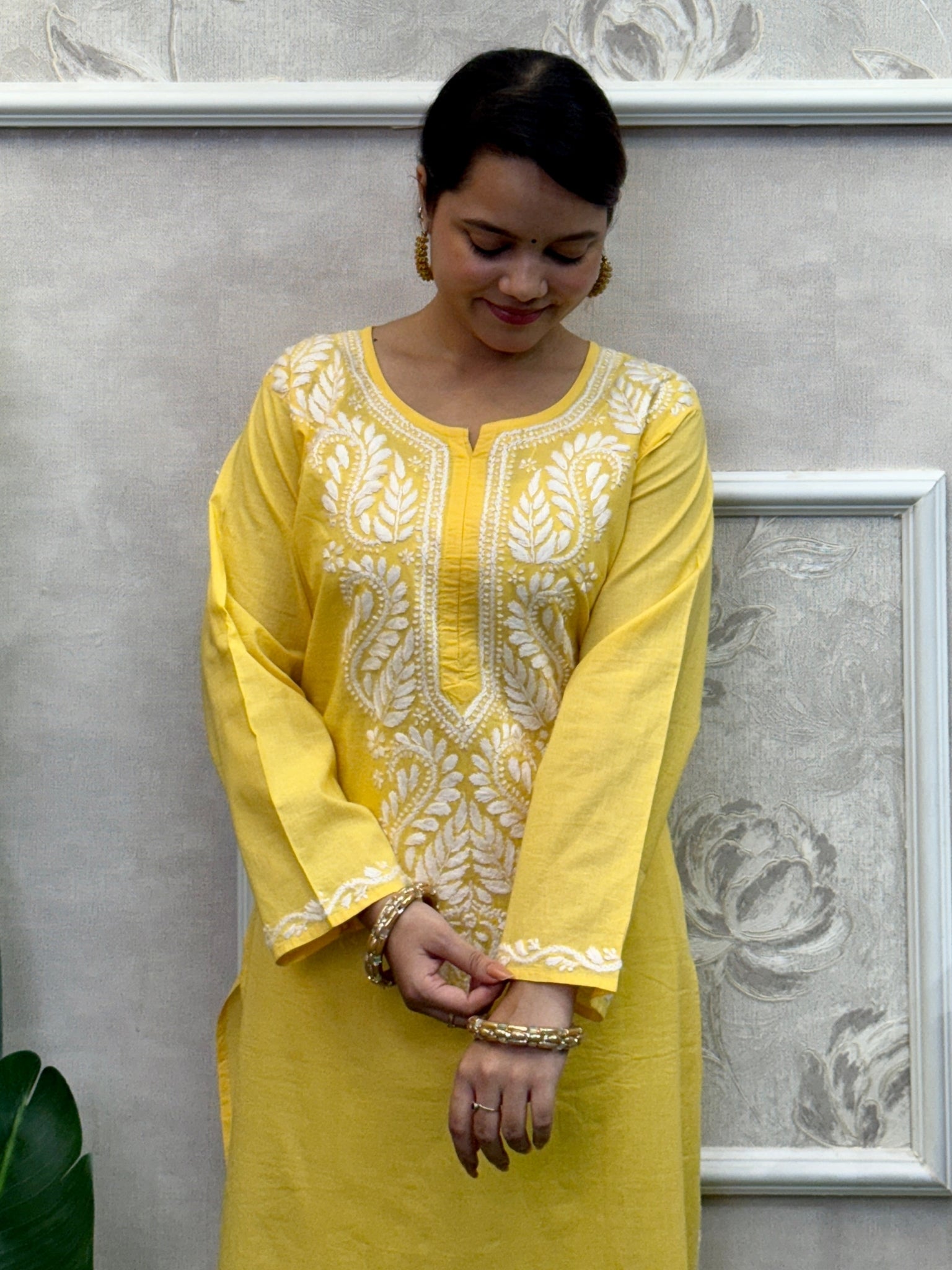 Yellow cotton Lucknow Chikankari kurta with white hand embroidery