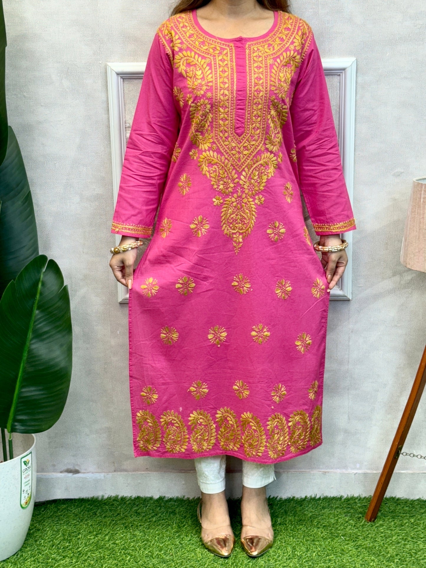 Pink cotton Lucknow Chikankari kurta with hand embroidery – soft casual wear