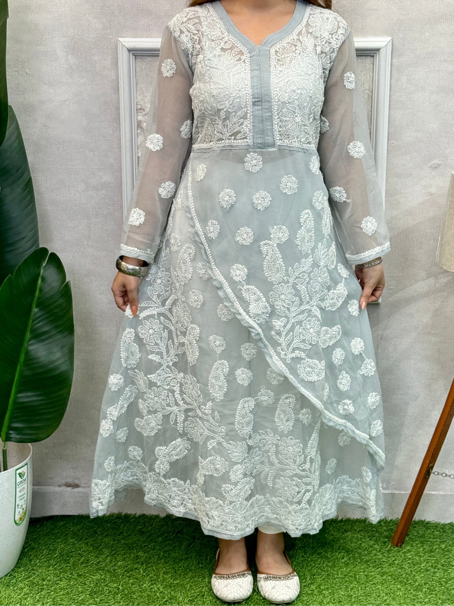 Transy grey Lucknow Chikankari georgette kurta with delicate hand embroidery