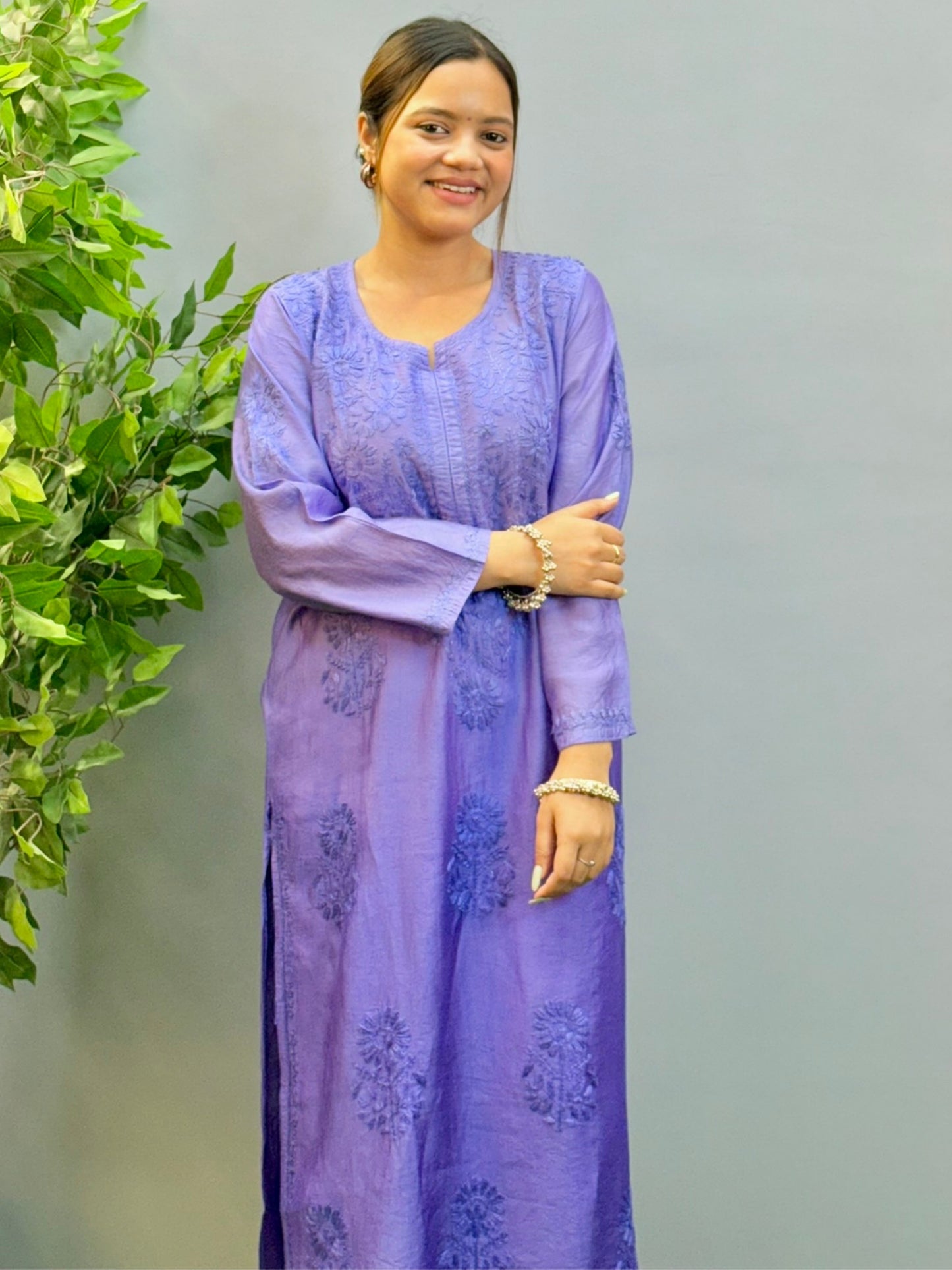 Model wearing ombre violet Chanderi chikankari kurta with tonal embroidery.