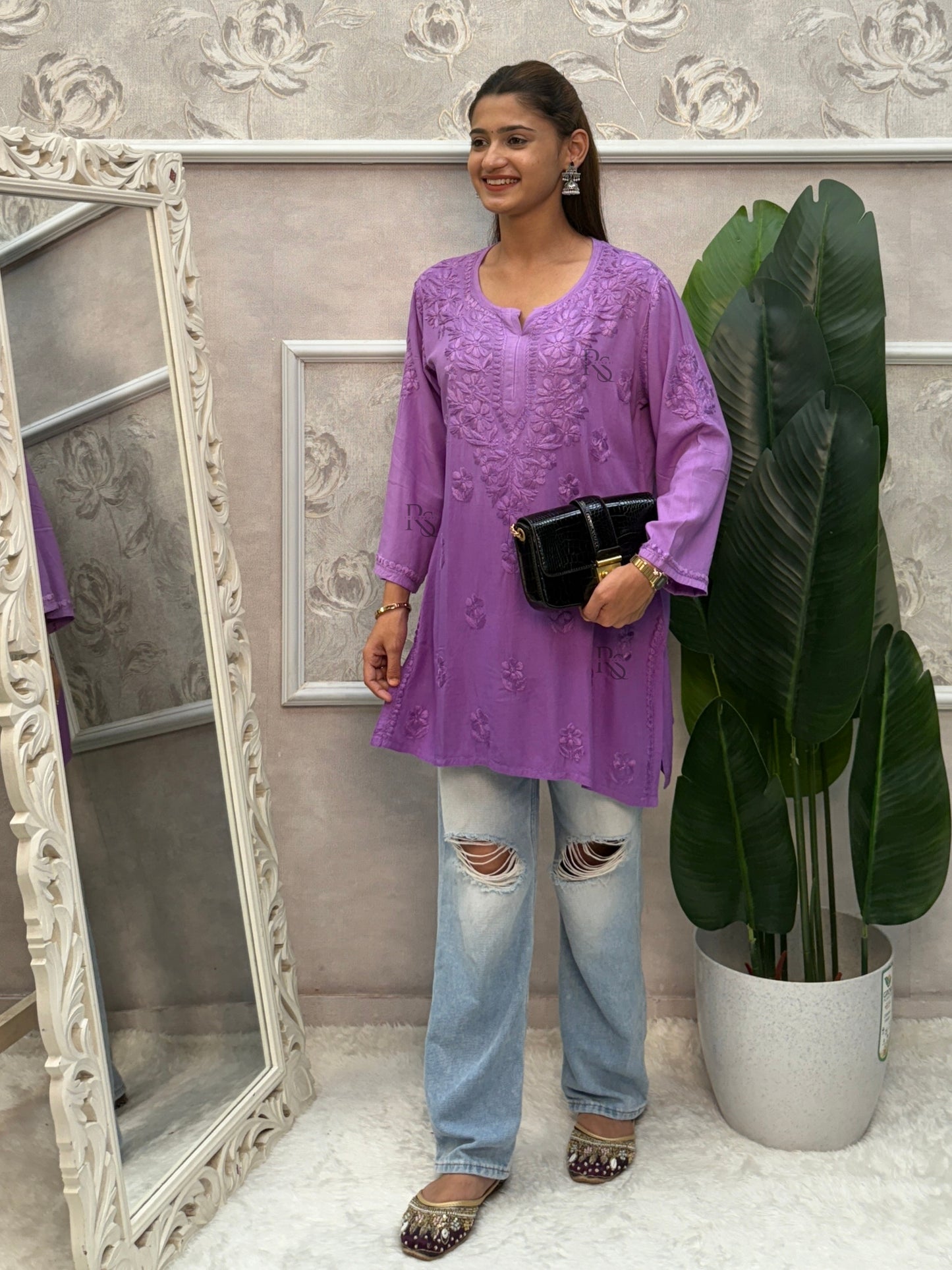 Lavender rayon Lucknow Chikankari short kurta with delicate hand embroidery.
