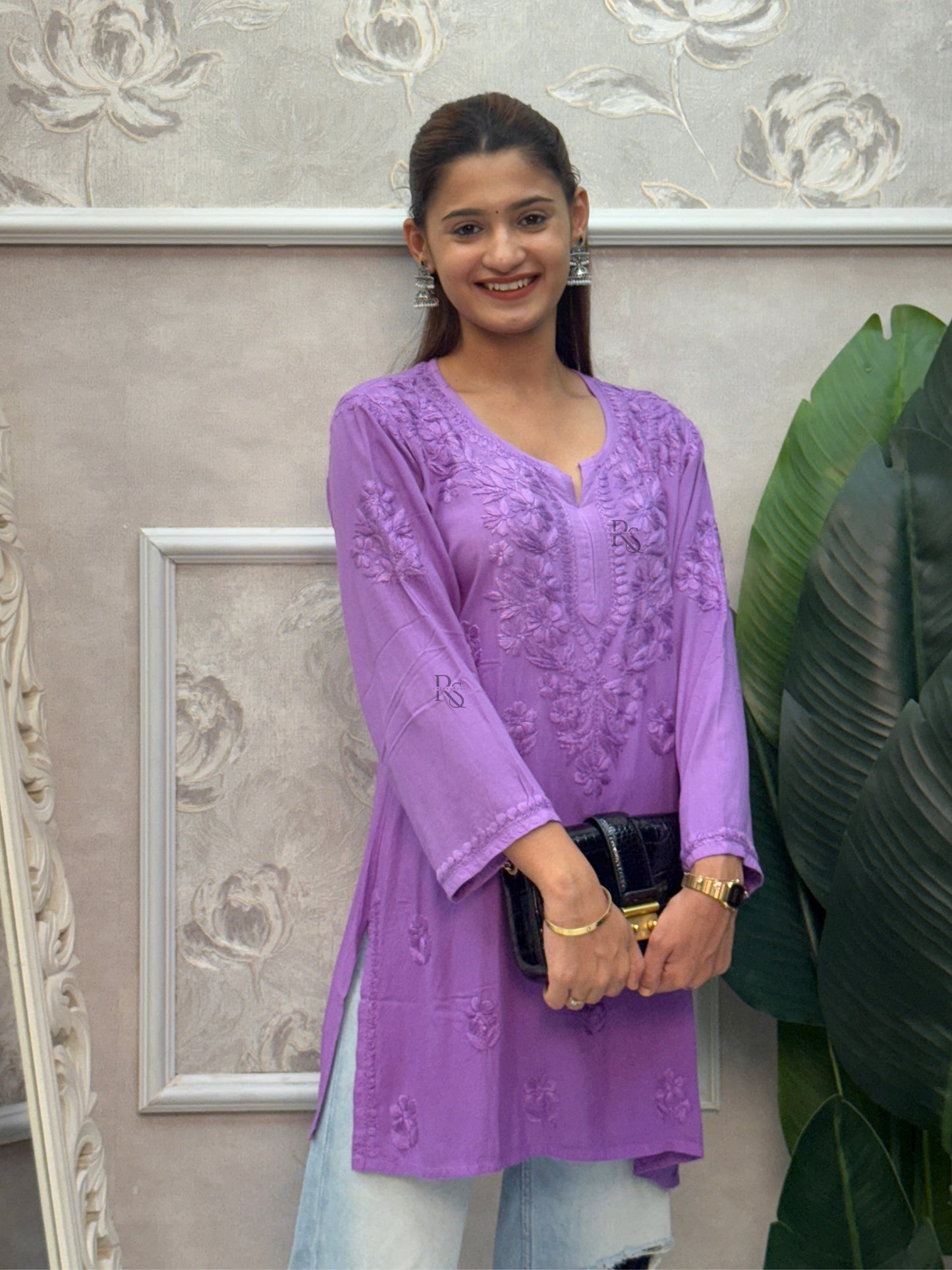 Lavender rayon Lucknow Chikankari short kurta with delicate hand embroidery.