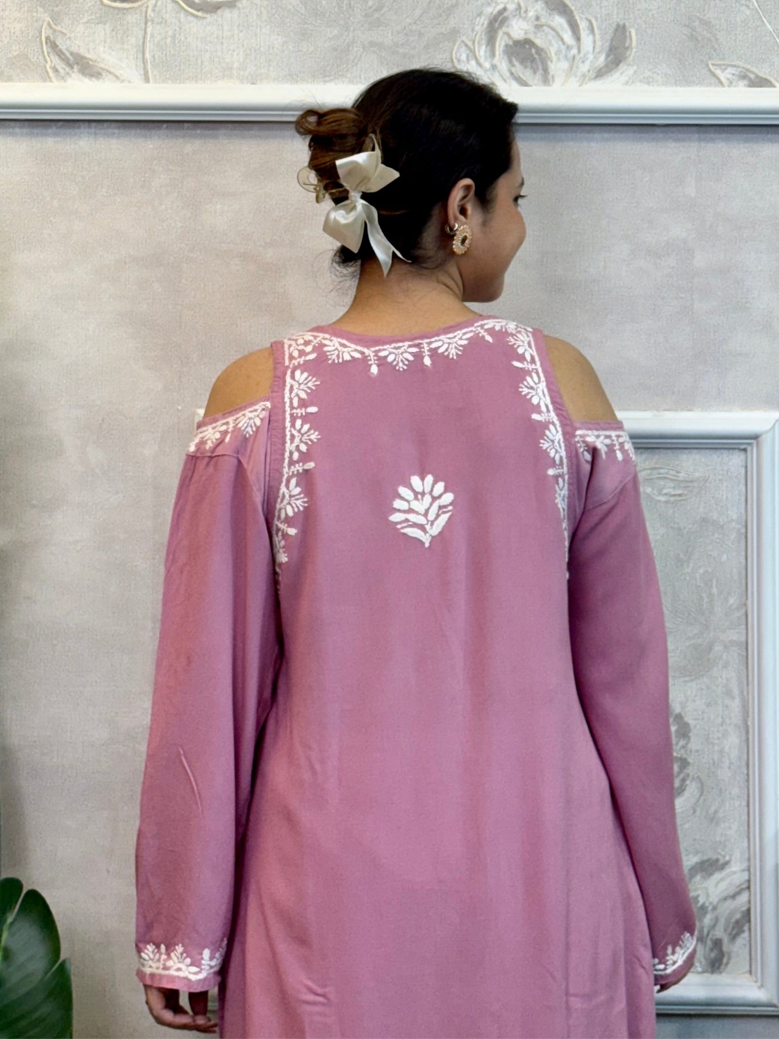 Mauve rayon shoulder cut Lucknow Chikankari kurta with hand embroidery – elegant and stylish