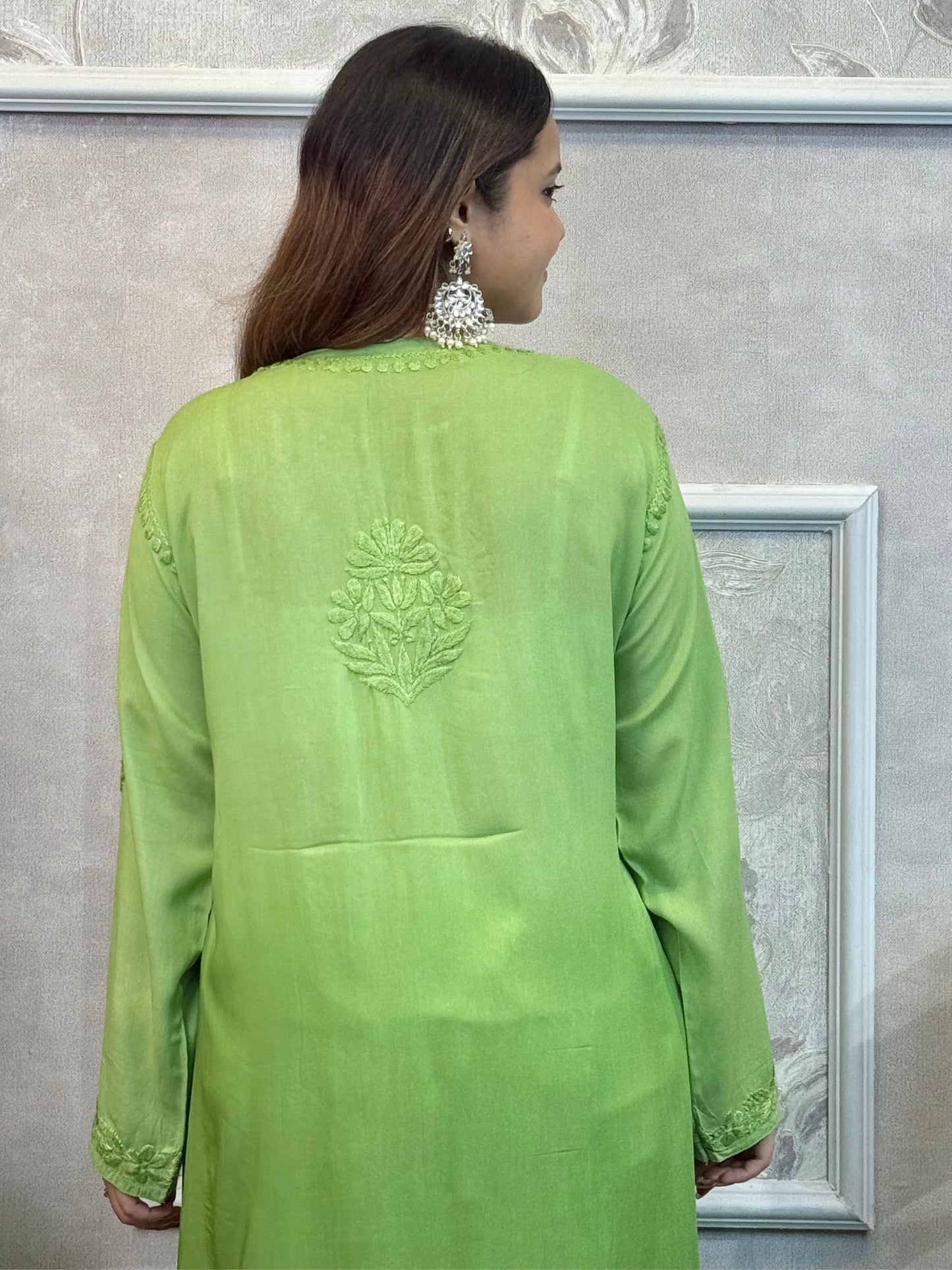 Lucknow Chikankari green modal kurta with hand embroidery – soft and comfortable wear.