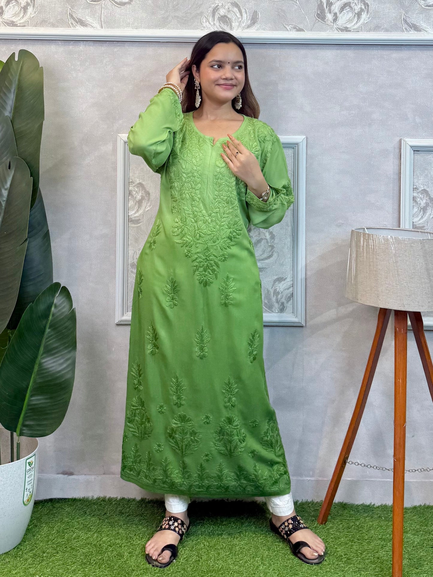 Lucknow Chikankari green modal kurta with hand embroidery – soft and comfortable wear.