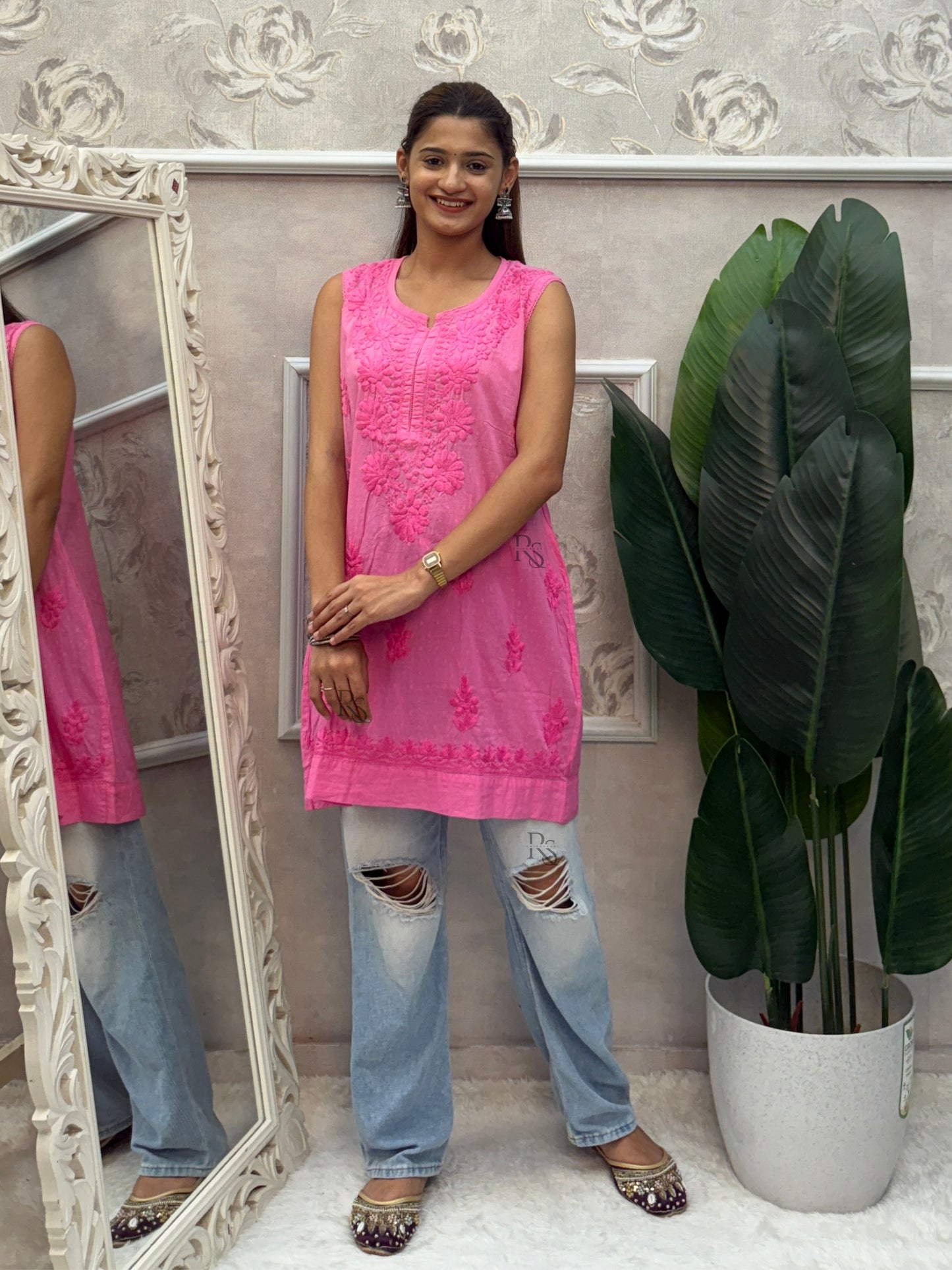 Pink ombre shade Lucknow Chikankari sleeveless short kurta in dobby cotton with hand embroidery.