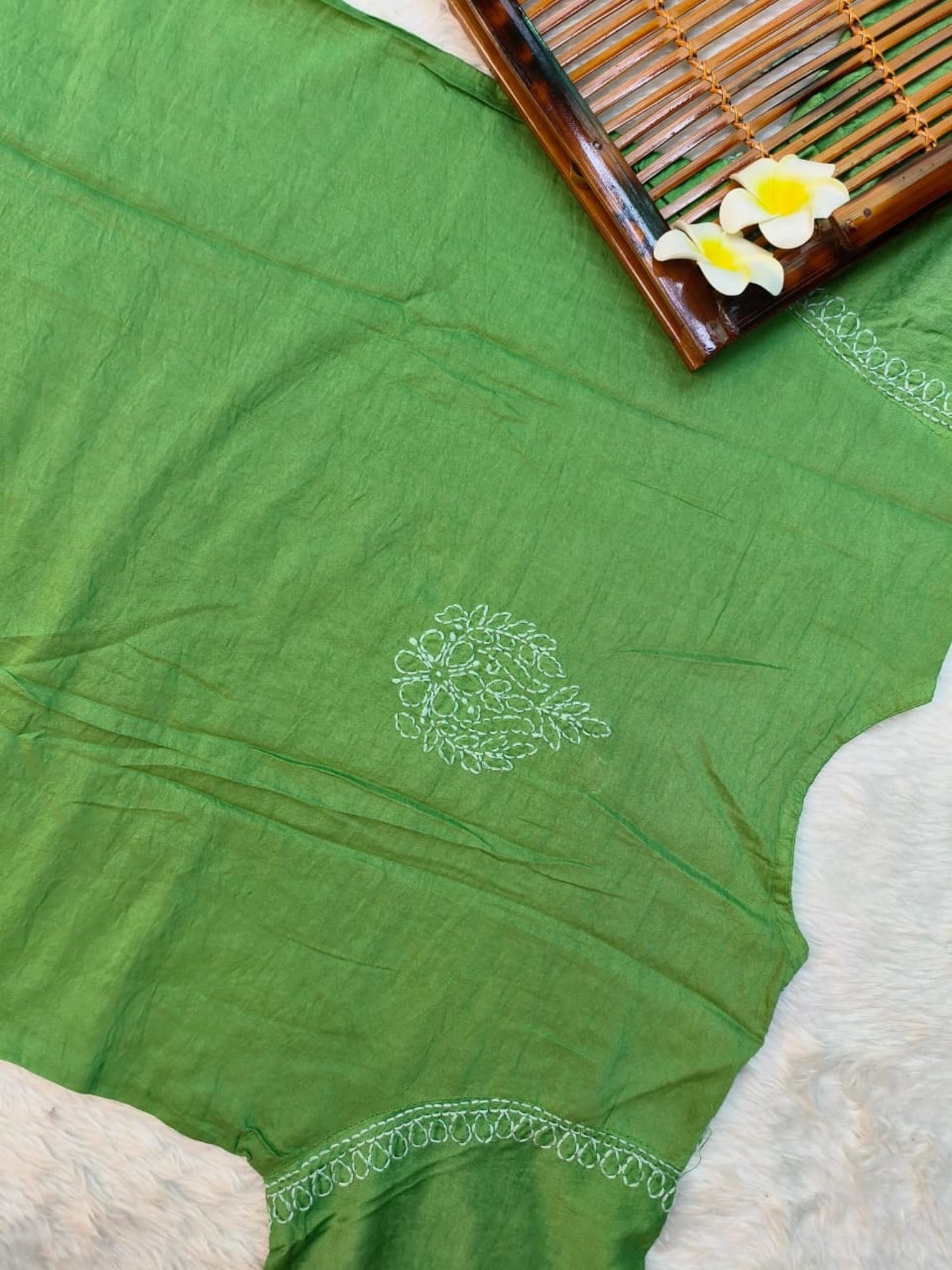 Green Chanderi Lucknow Chikankari kurta with bakhiya hand embroidery – soft & premium quality.