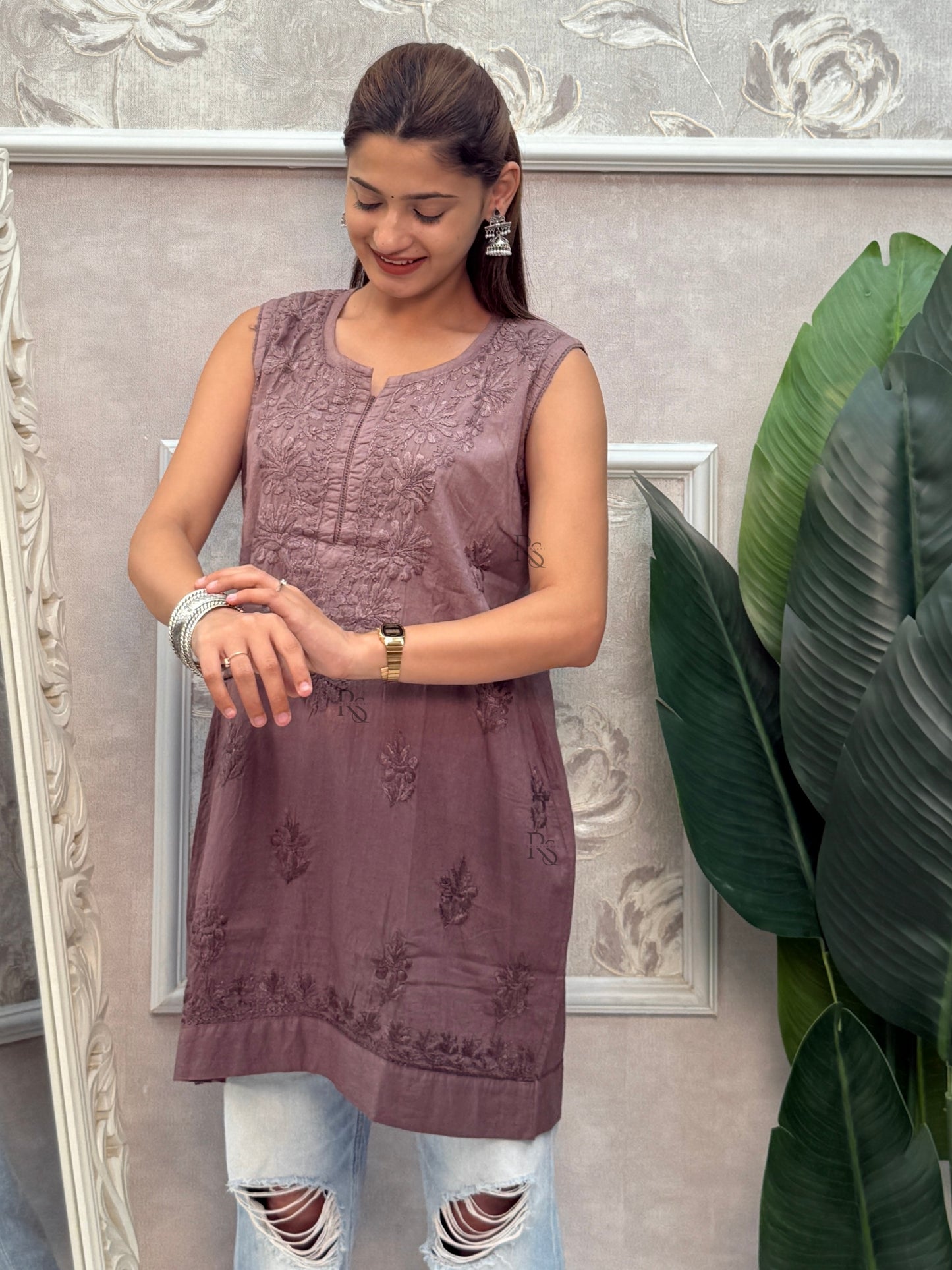 Ombre shade Lucknow Chikankari sleeveless short kurta in dobby cotton with hand embroidery.
