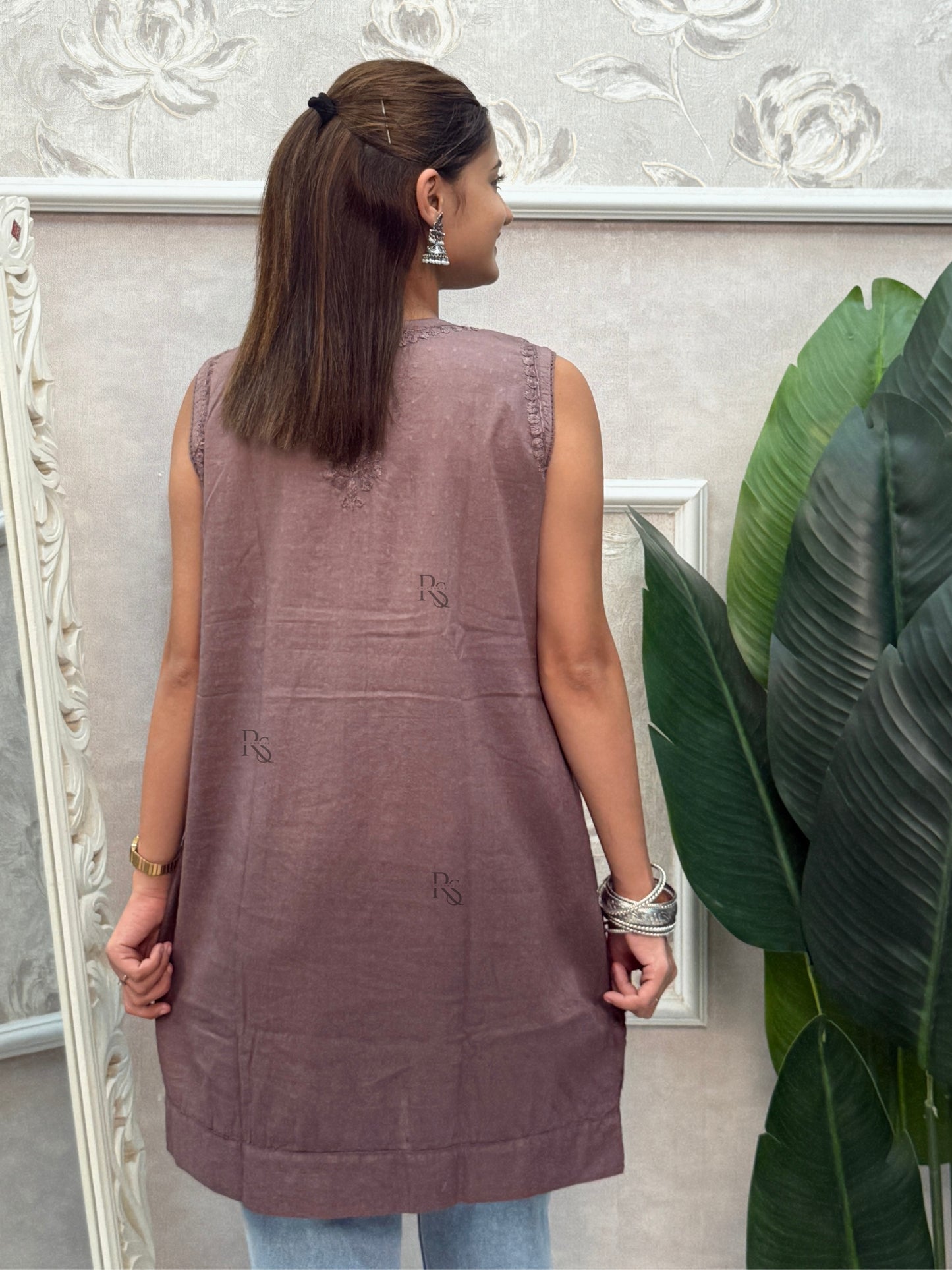 Ombre shade Lucknow Chikankari sleeveless short kurta in dobby cotton with hand embroidery.