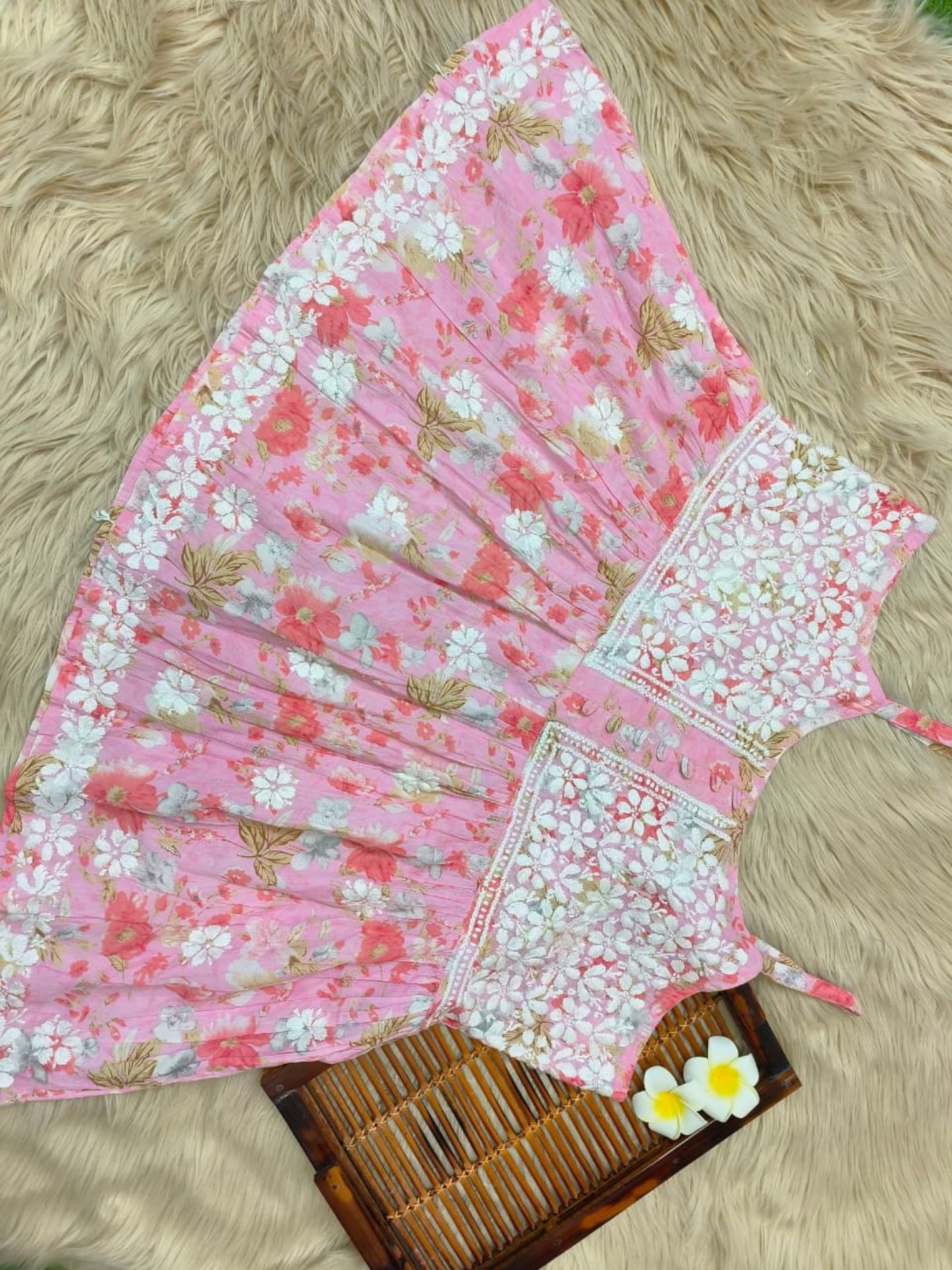 Pink floral sleeveless mulmul chikankari kurta with hand embroidery – casual wear