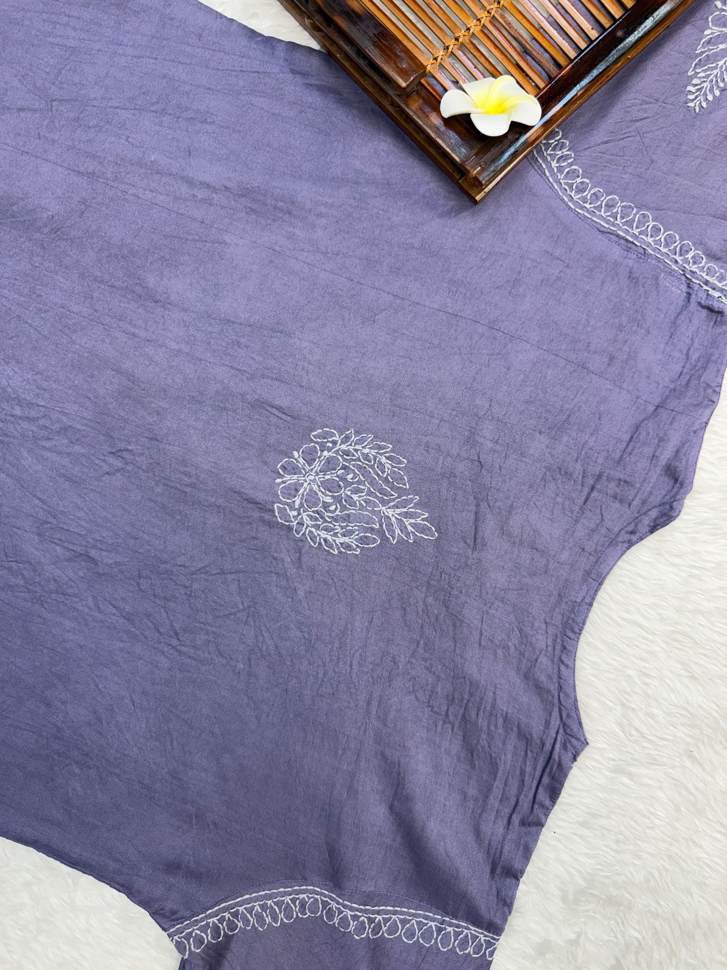 Lucknow Chikankari Lavender Chanderi Kurta with Bakhiya Embroidery