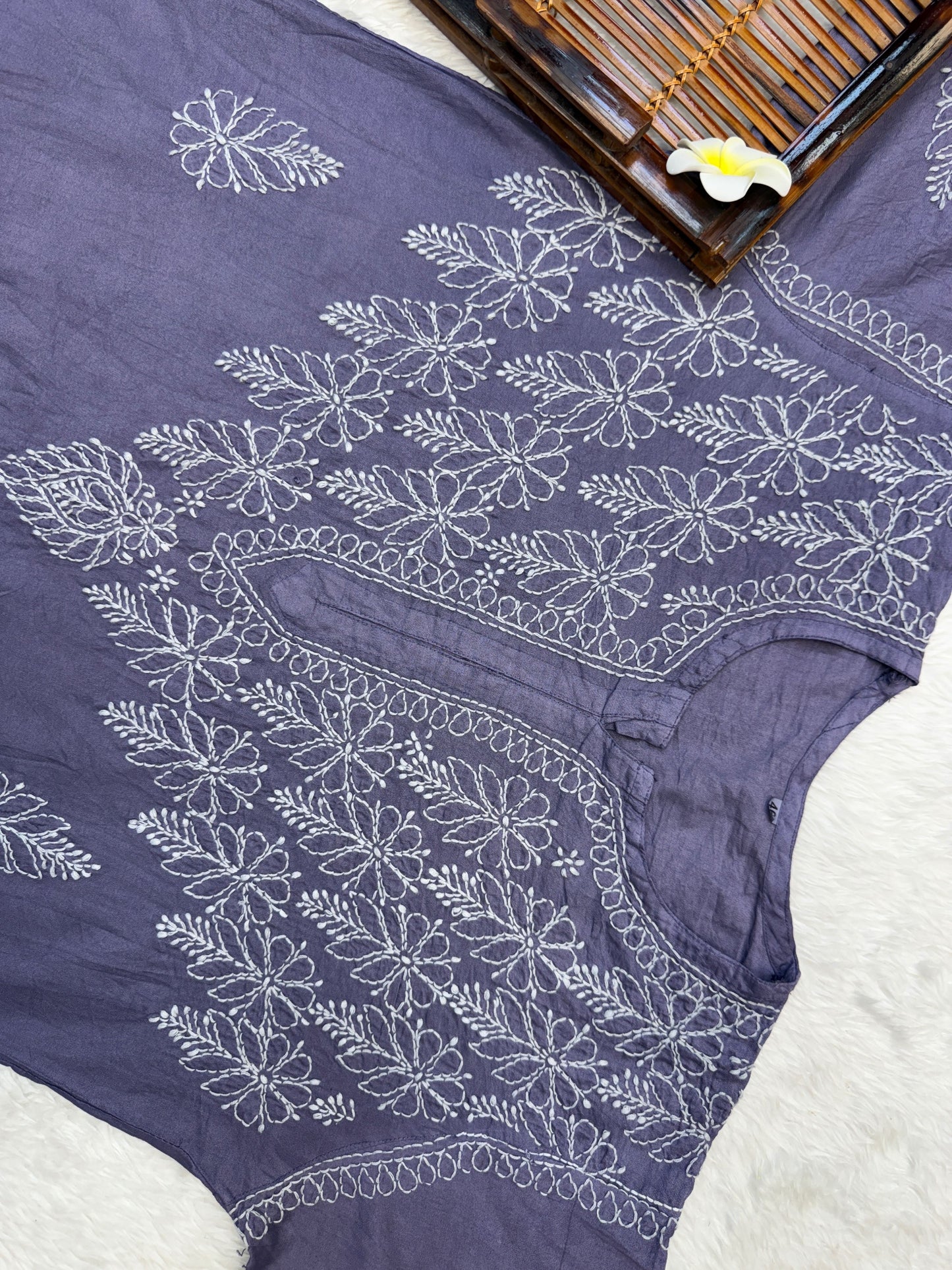 Lucknow Chikankari Lavender Chanderi Kurta with Bakhiya Embroidery