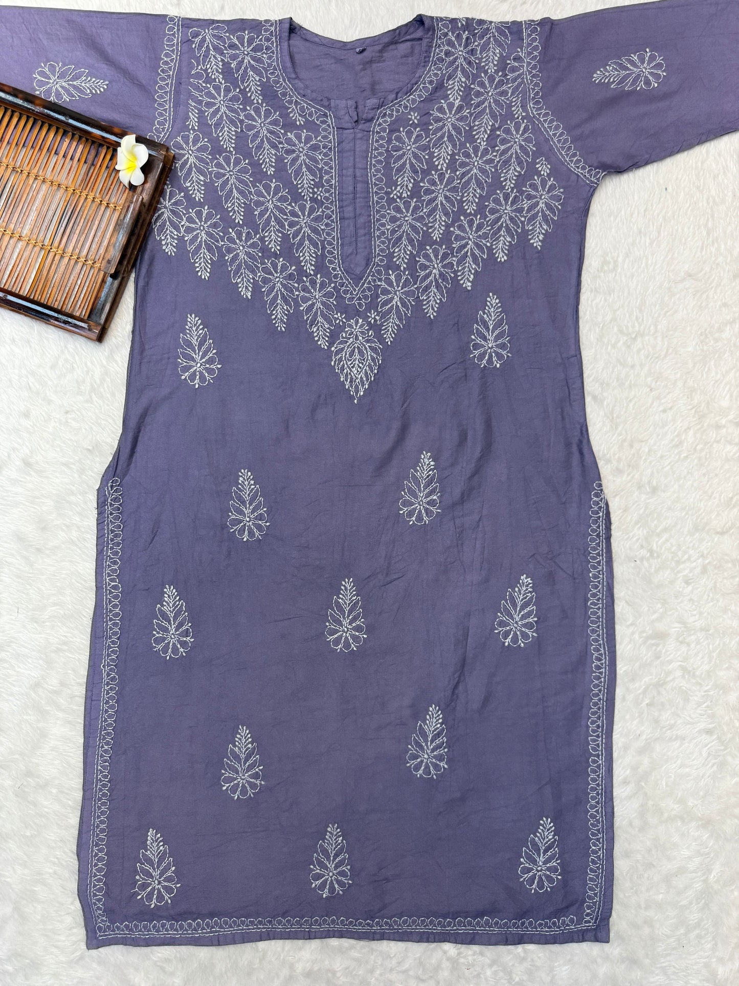 Lucknow Chikankari Lavender Chanderi Kurta with Bakhiya Embroidery