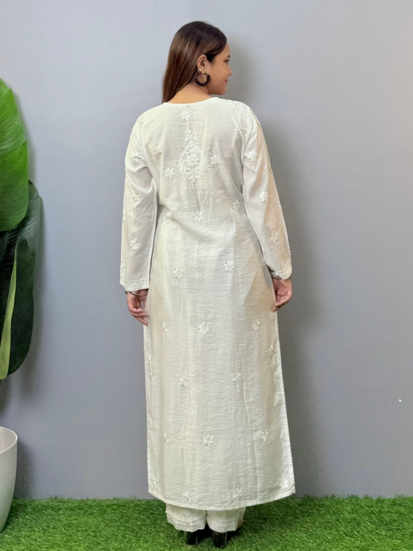 White Chanderi Lucknowi kurta with hand chikankari and mukaish detailing