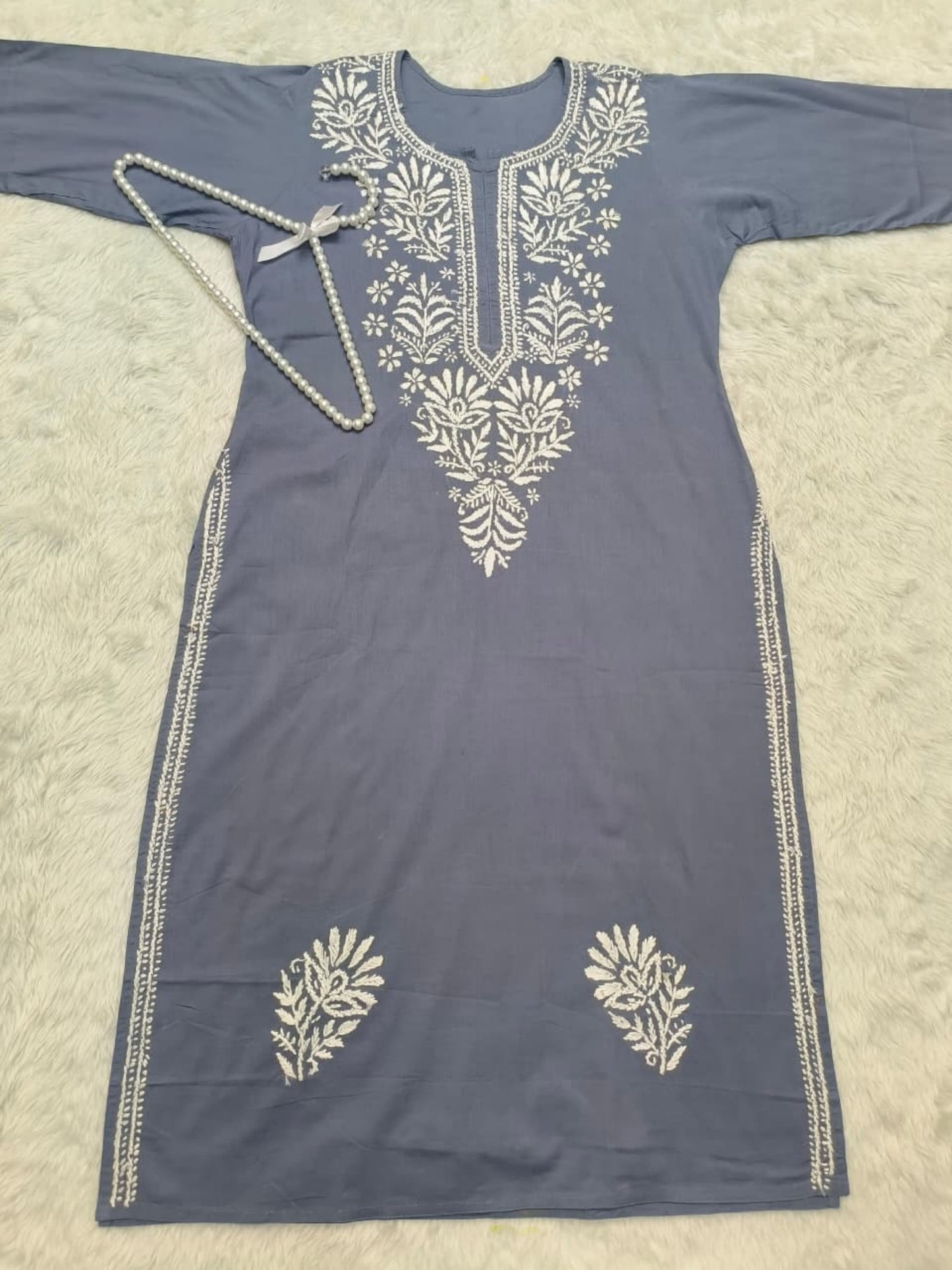 Grey cotton Lucknow Chikankari kurta with white hand embroidery – casual wear