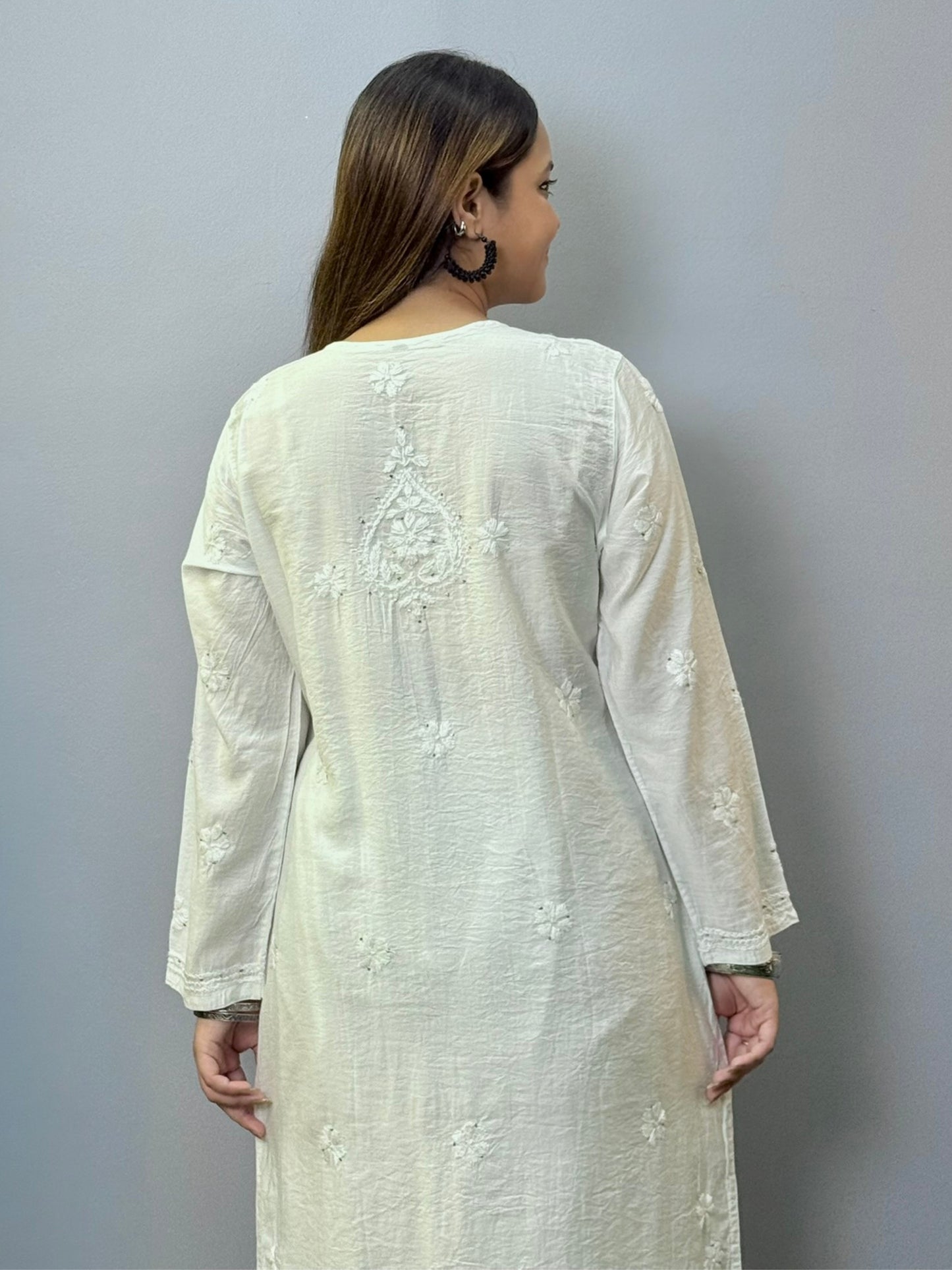 White Chanderi Lucknowi kurta with hand chikankari and mukaish detailing