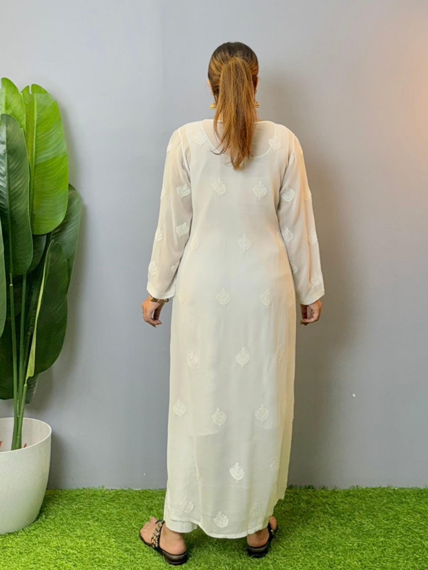 White viscose Lucknowi chikankari kurta with hand embroidery – full sleeves and elegant straight-fit design