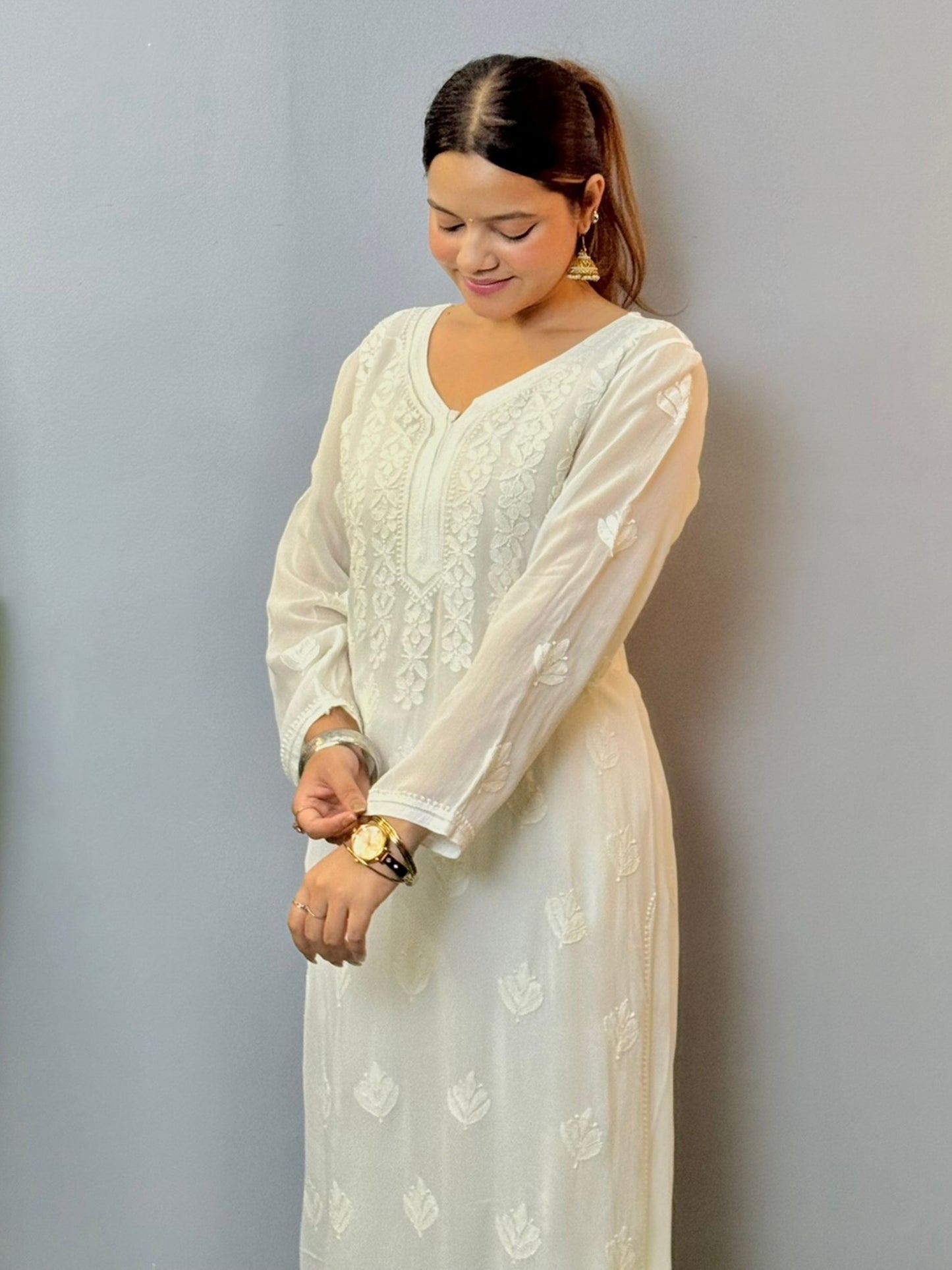 White viscose Lucknowi chikankari kurta with hand embroidery – full sleeves and elegant straight-fit design