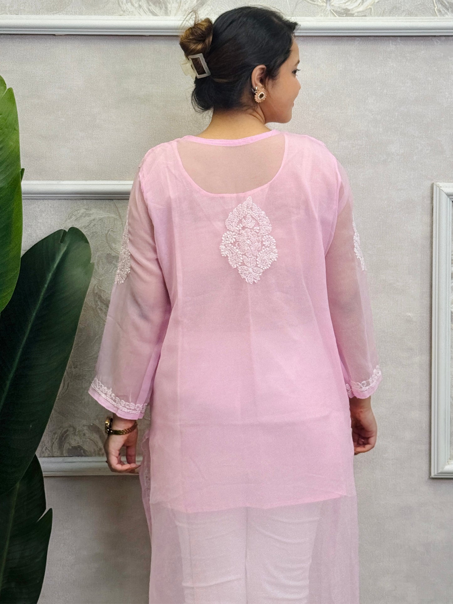 Baby pink georgette Lucknow Chikankari kurta with hand embroidery – casual wear