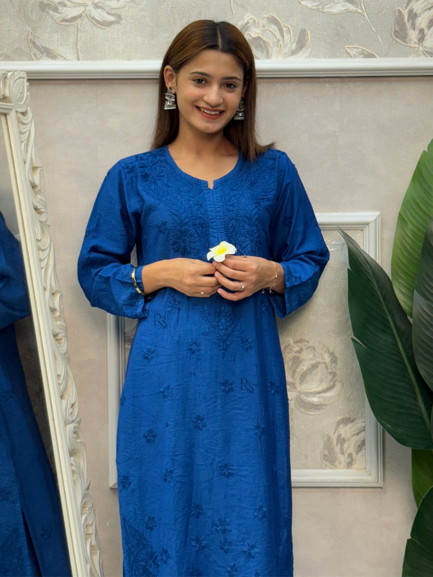 Deep blue Lucknow Chikankari chanderi kurta with intricate hand embroidery.