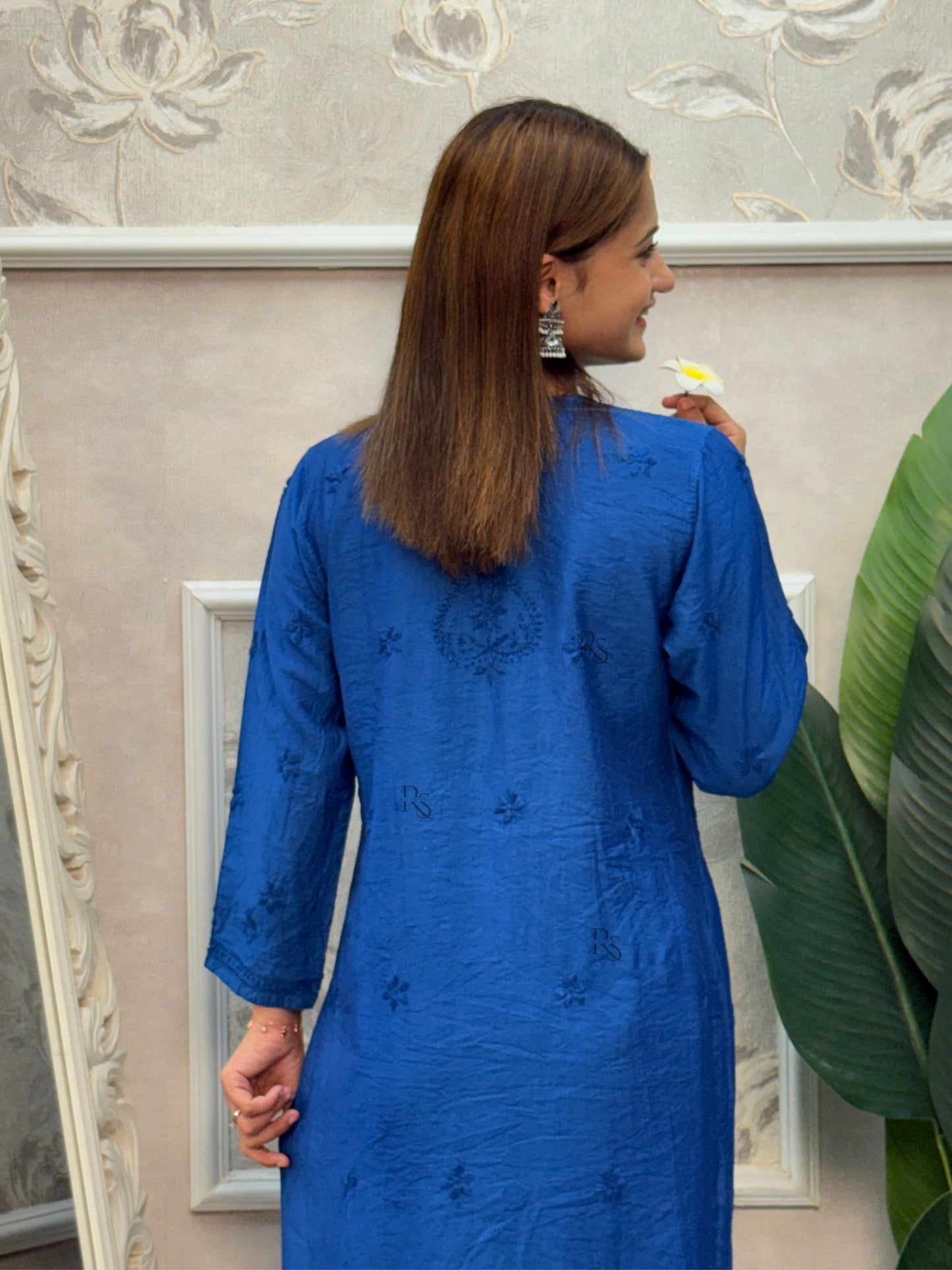 Deep blue Lucknow Chikankari chanderi kurta with intricate hand embroidery.