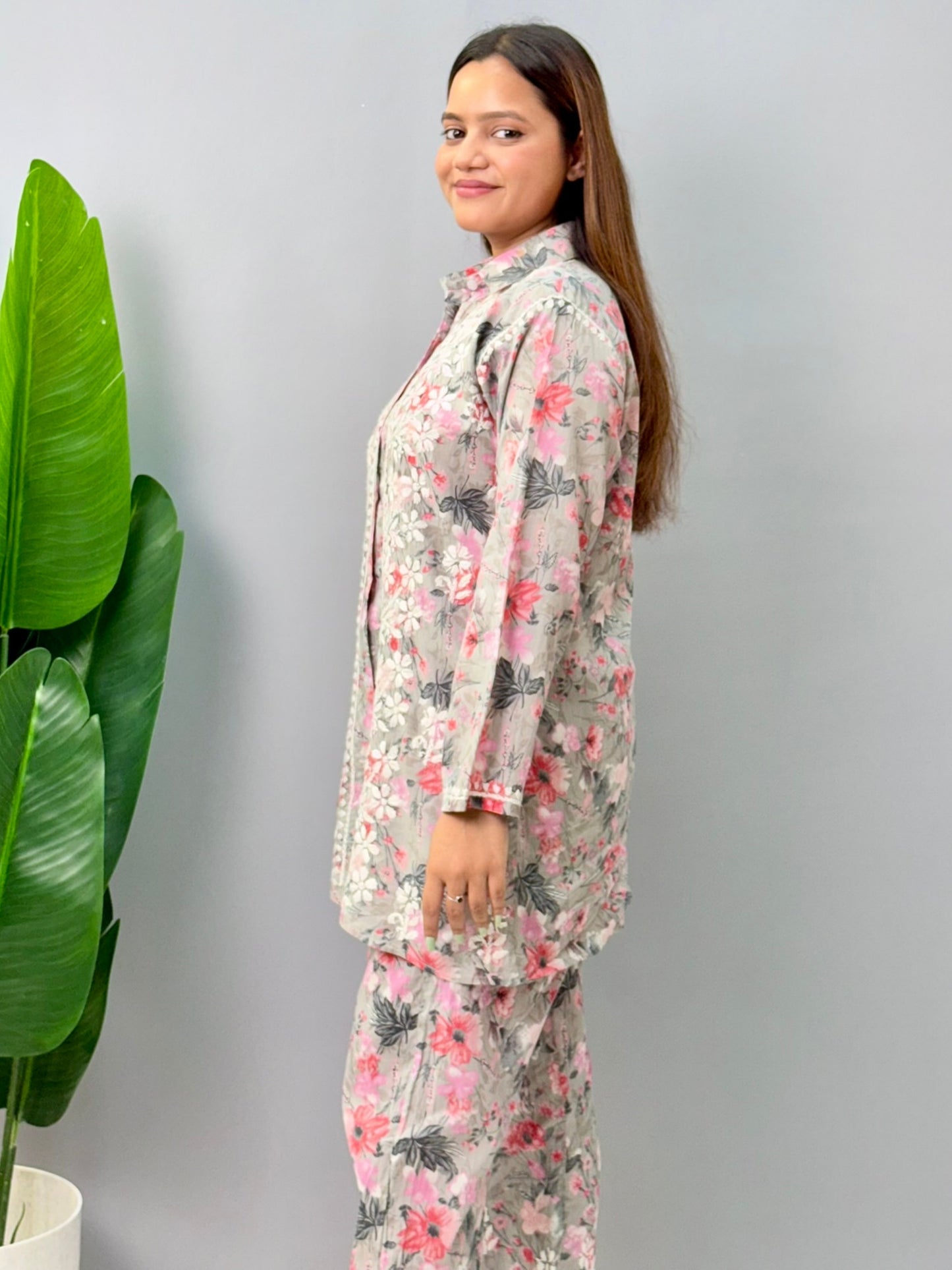 Floral grey-pink mulmul cotton chikankari kurta and pant set with white hand embroidery