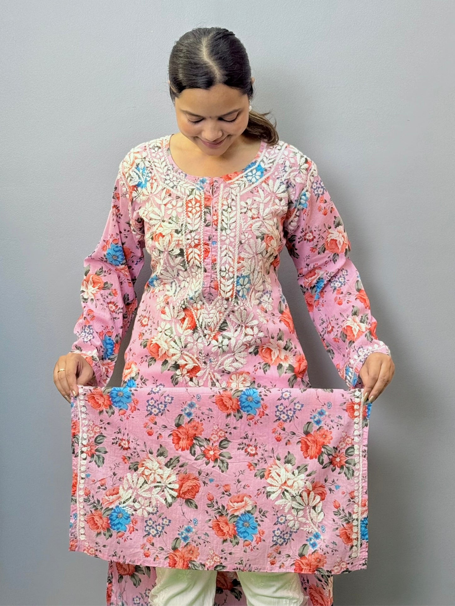 Printed pink mulmul kurta with floral design and white chikankari hand embroidery
