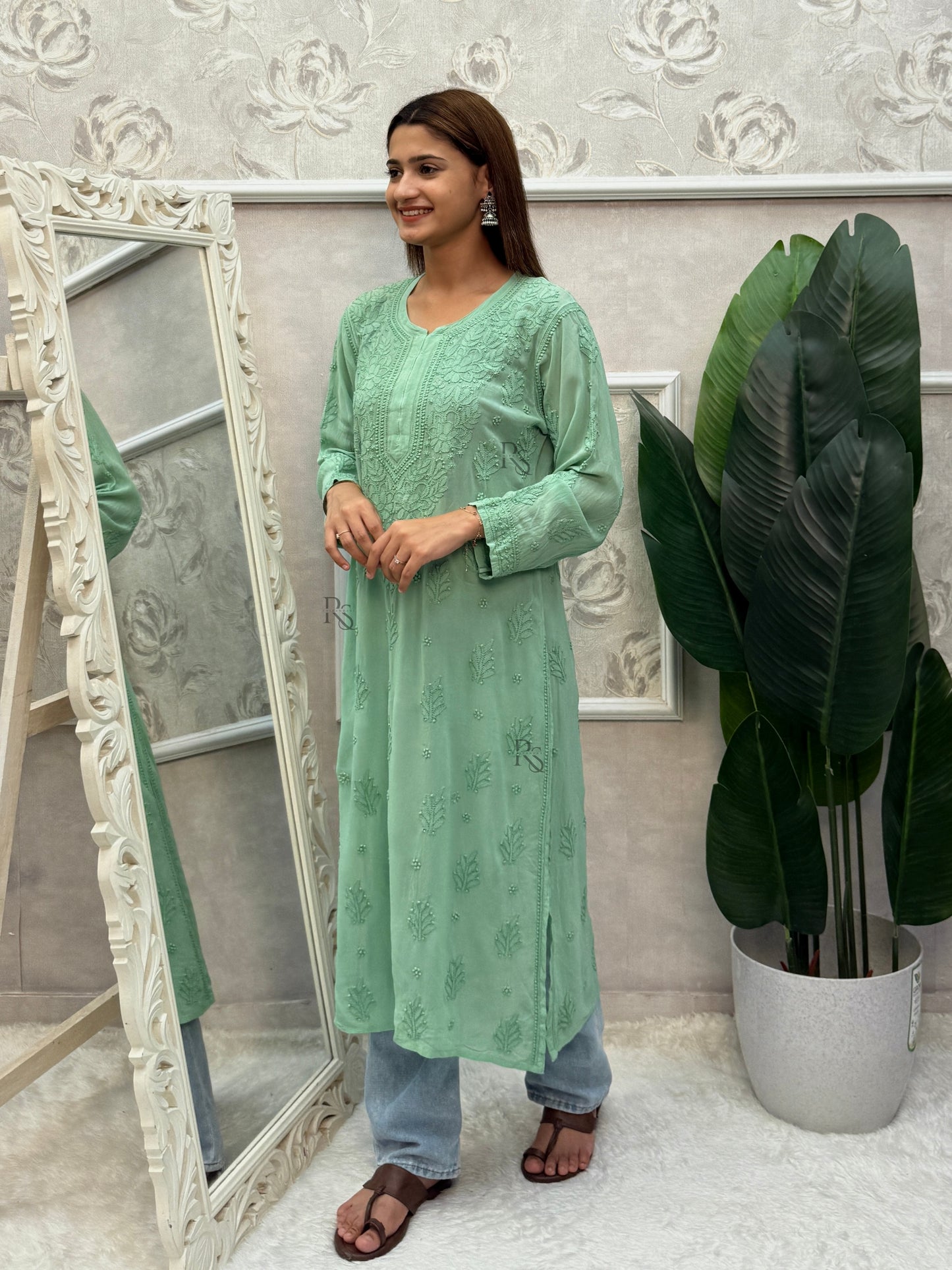Mint green Lucknow Chikankari kurta in viscose fabric with bakhiya hand embroidery.