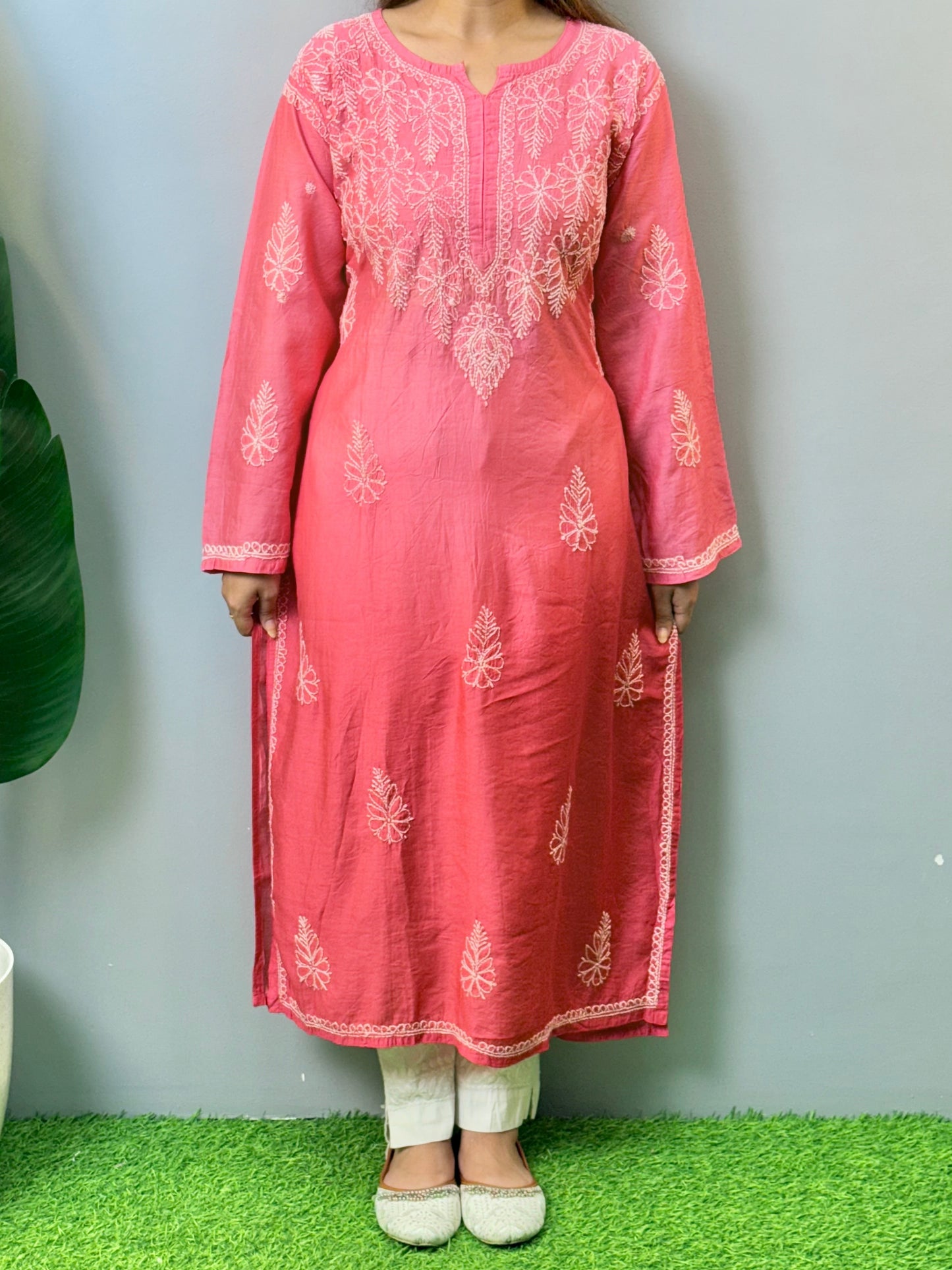 Pink Chanderi Lucknow Chikankari kurta with Bakhiya hand embroidery – elegant women’s ethnic wear.