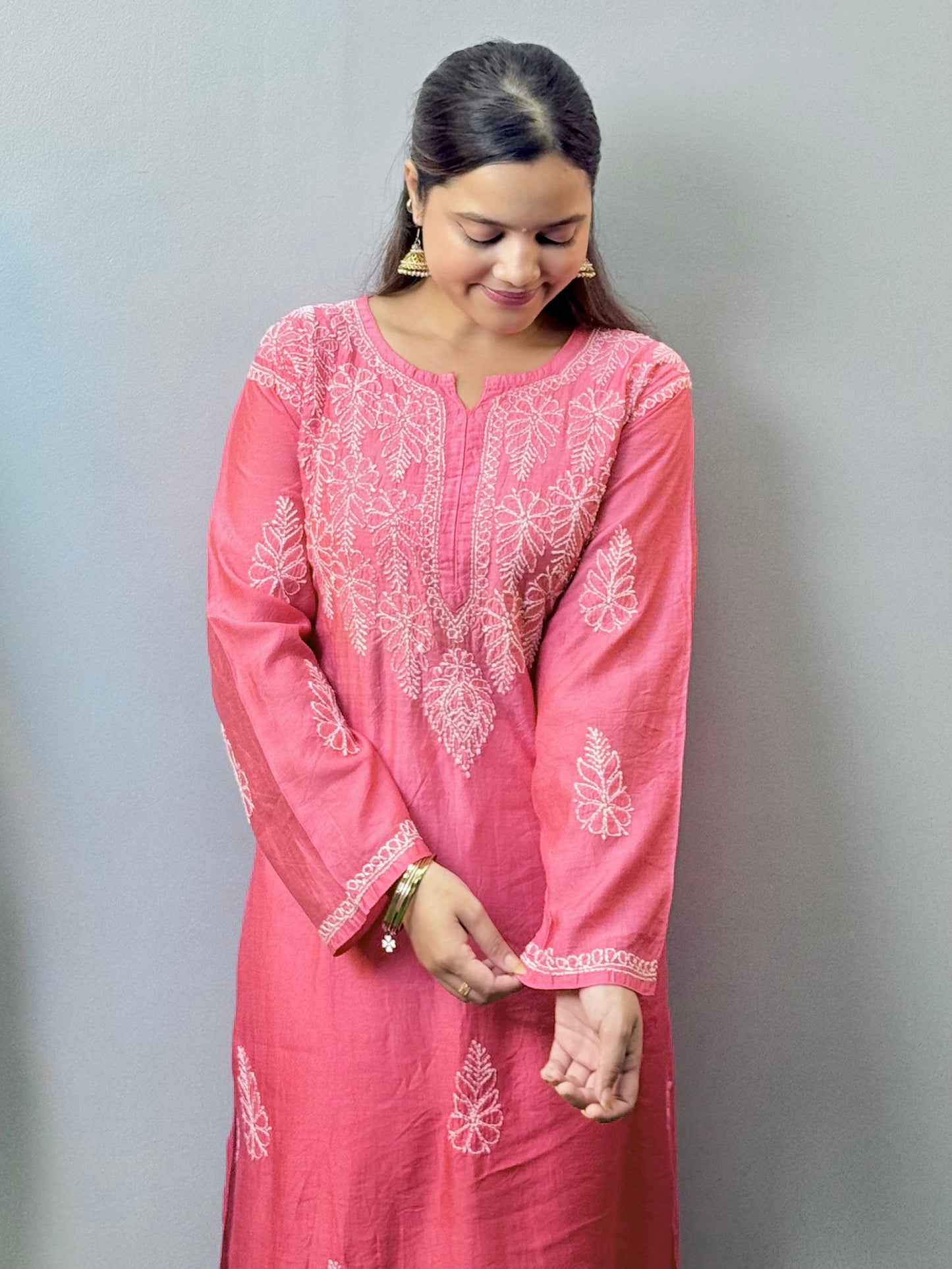 Pink Chanderi Lucknow Chikankari kurta with Bakhiya hand embroidery – elegant women’s ethnic wear.