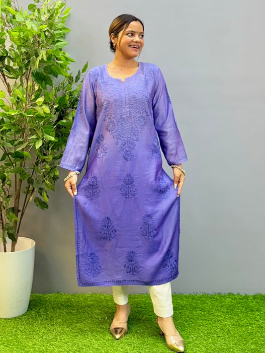 Model wearing ombre violet Chanderi chikankari kurta with tonal embroidery.