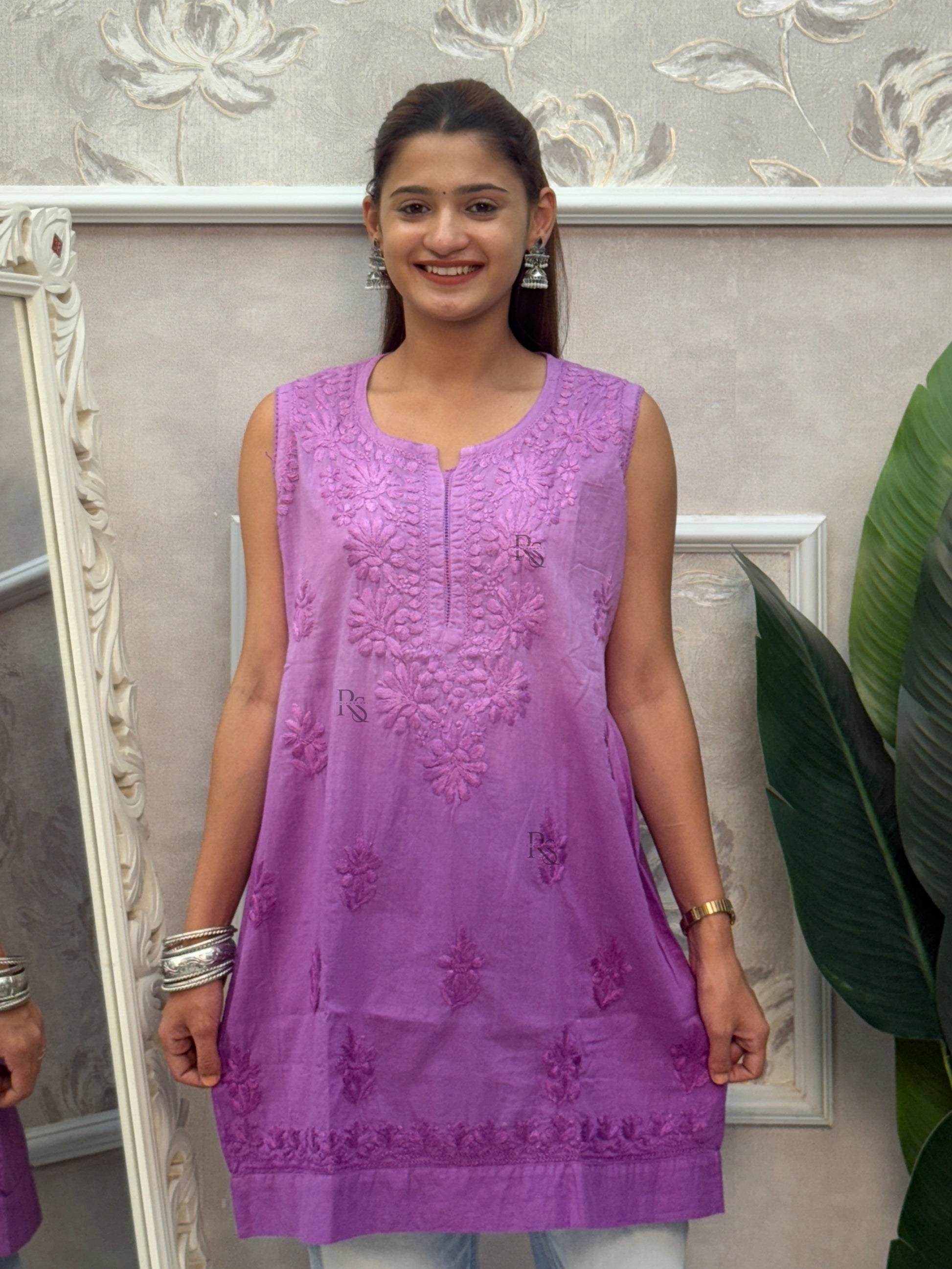 Purple ombre Lucknow Chikankari sleeveless short kurta in dobby cotton with hand embroidery.