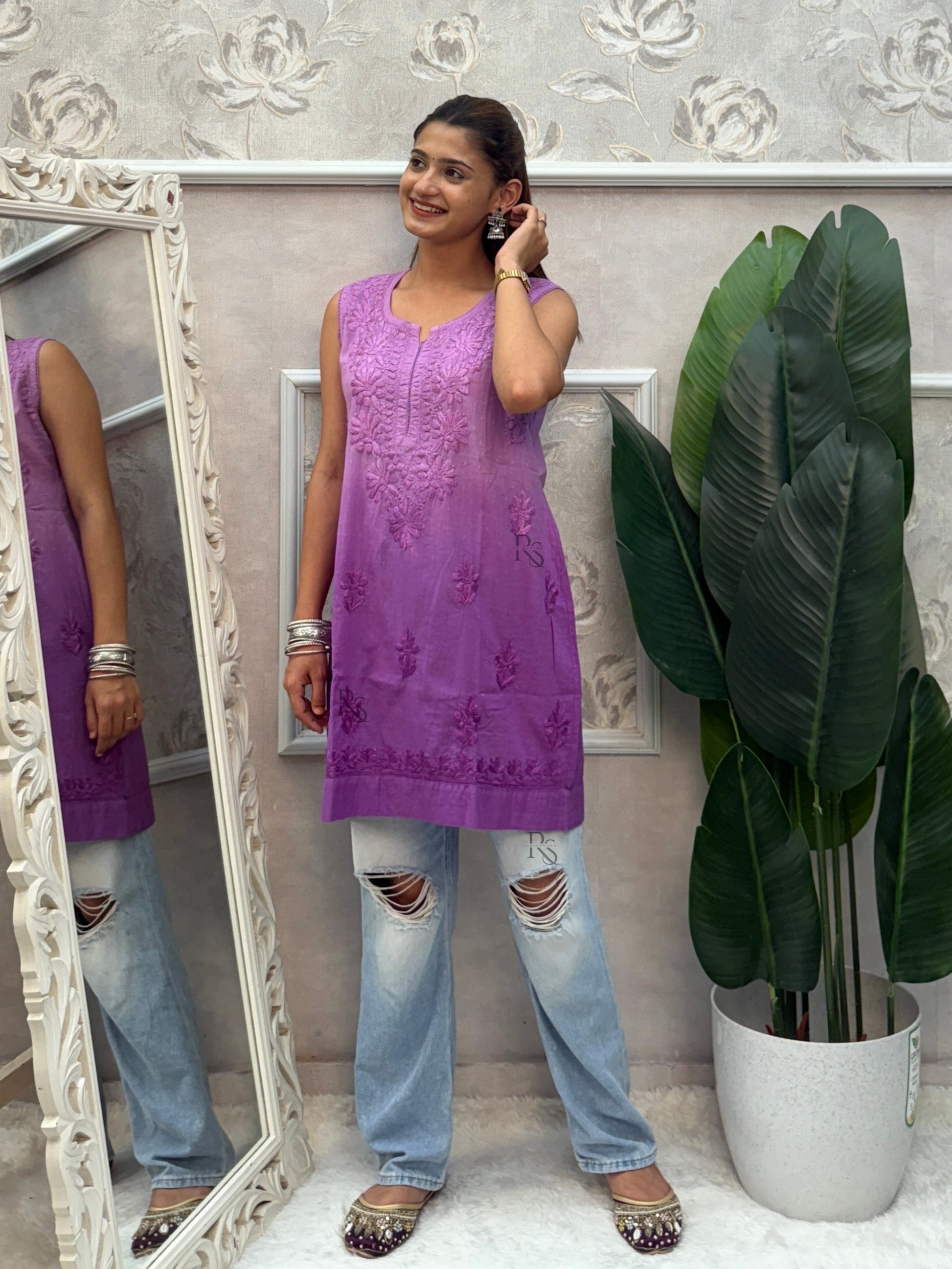 Purple ombre Lucknow Chikankari sleeveless short kurta in dobby cotton with hand embroidery.