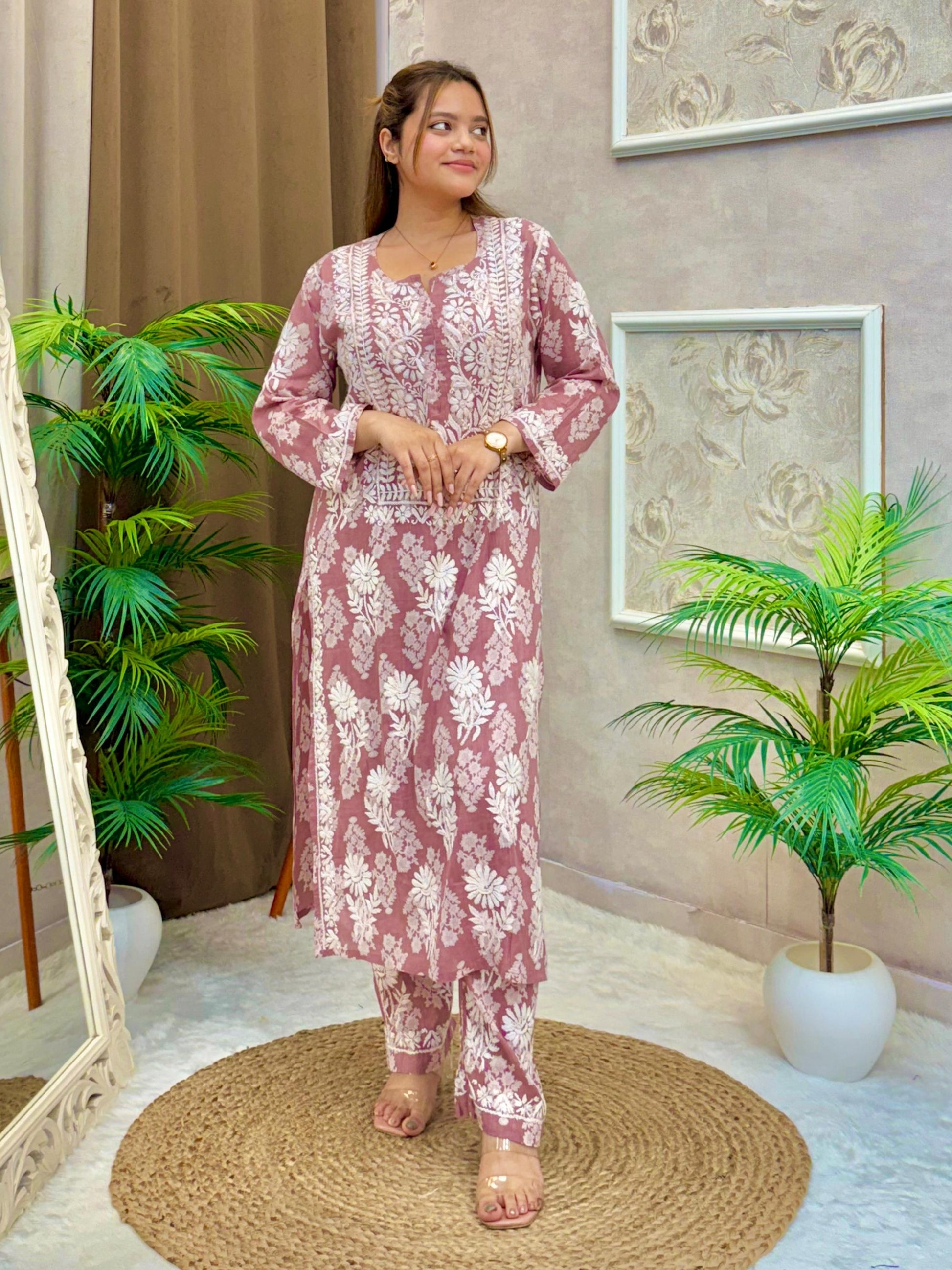 Mauve pink printed mulmul Lucknow Chikankari kurta and pant set with white embroidery
