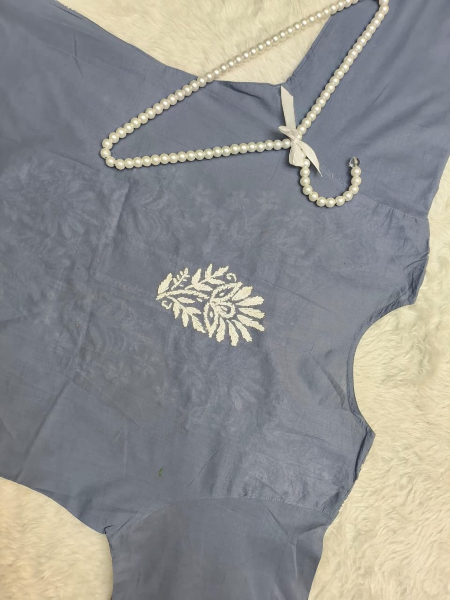 Grey cotton Lucknow Chikankari kurta with white hand embroidery – casual wear