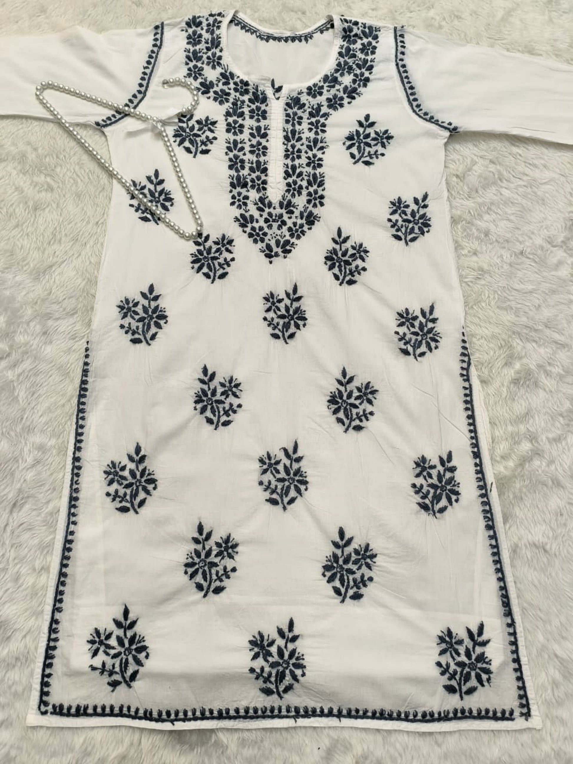 White cotton Lucknow Chikankari kurta with hand embroidery – soft and comfortable