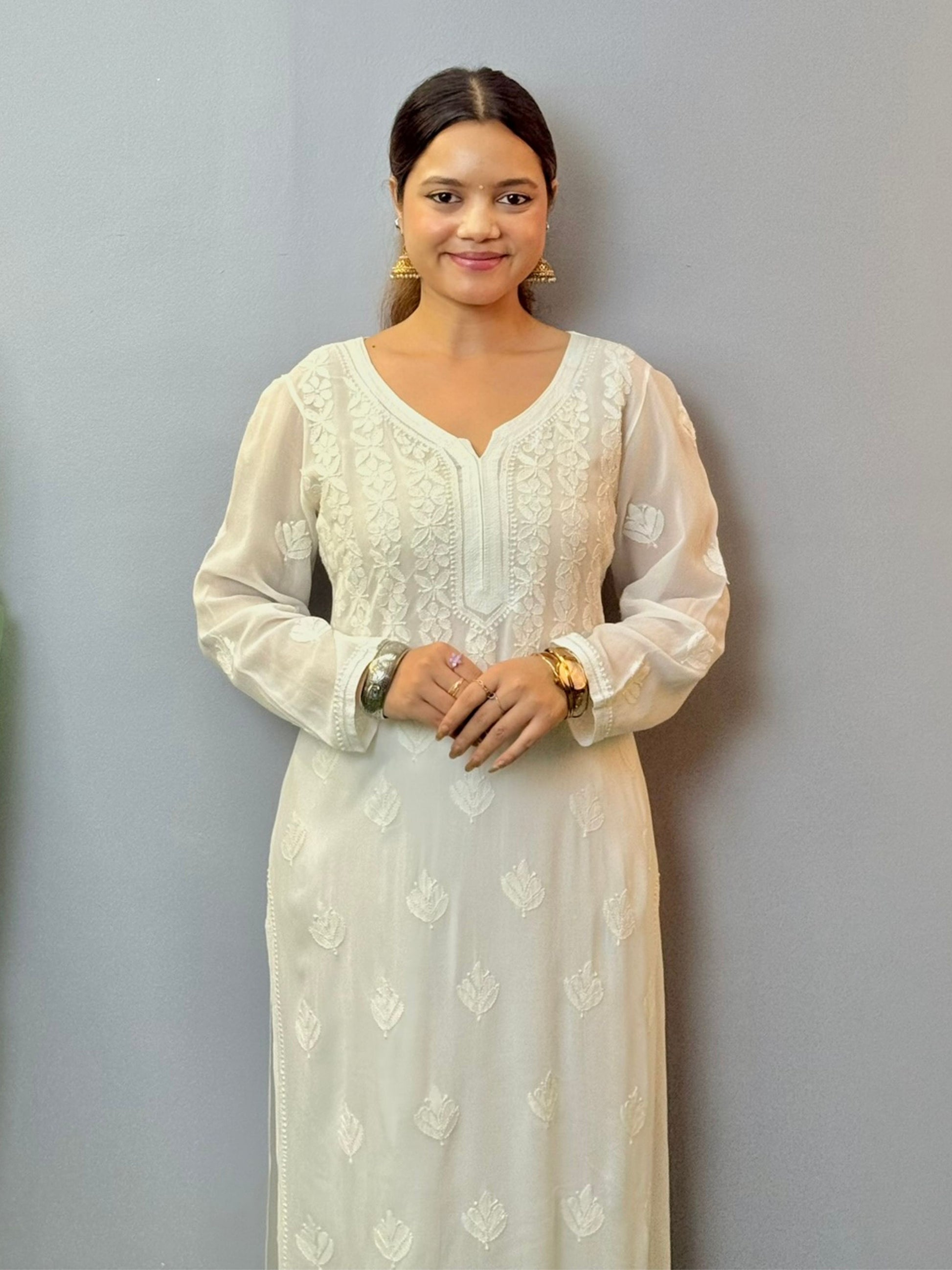 White viscose Lucknowi chikankari kurta with hand embroidery – full sleeves and elegant straight-fit design