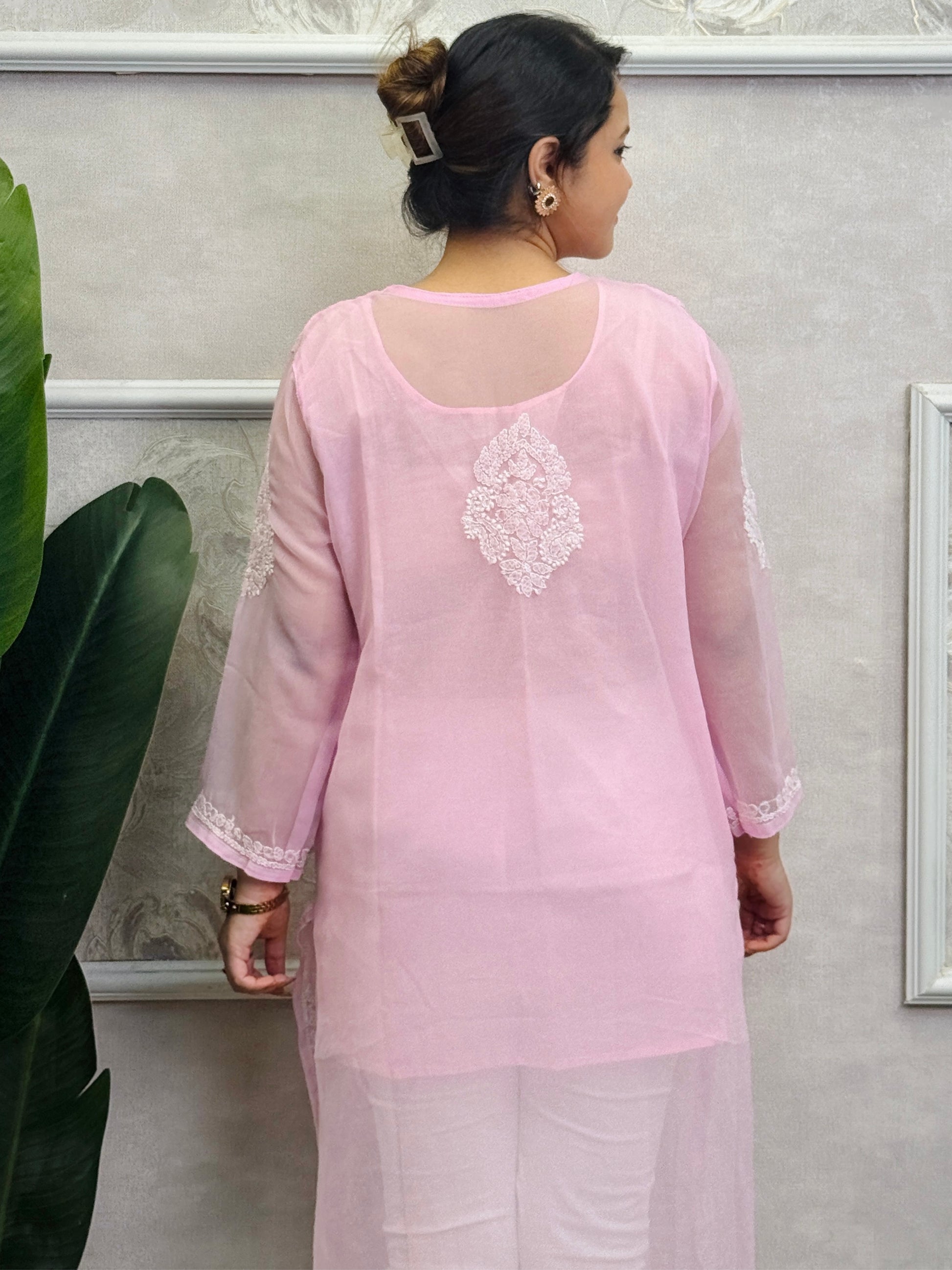 Baby pink georgette Lucknow Chikankari kurta with hand embroidery – casual wear