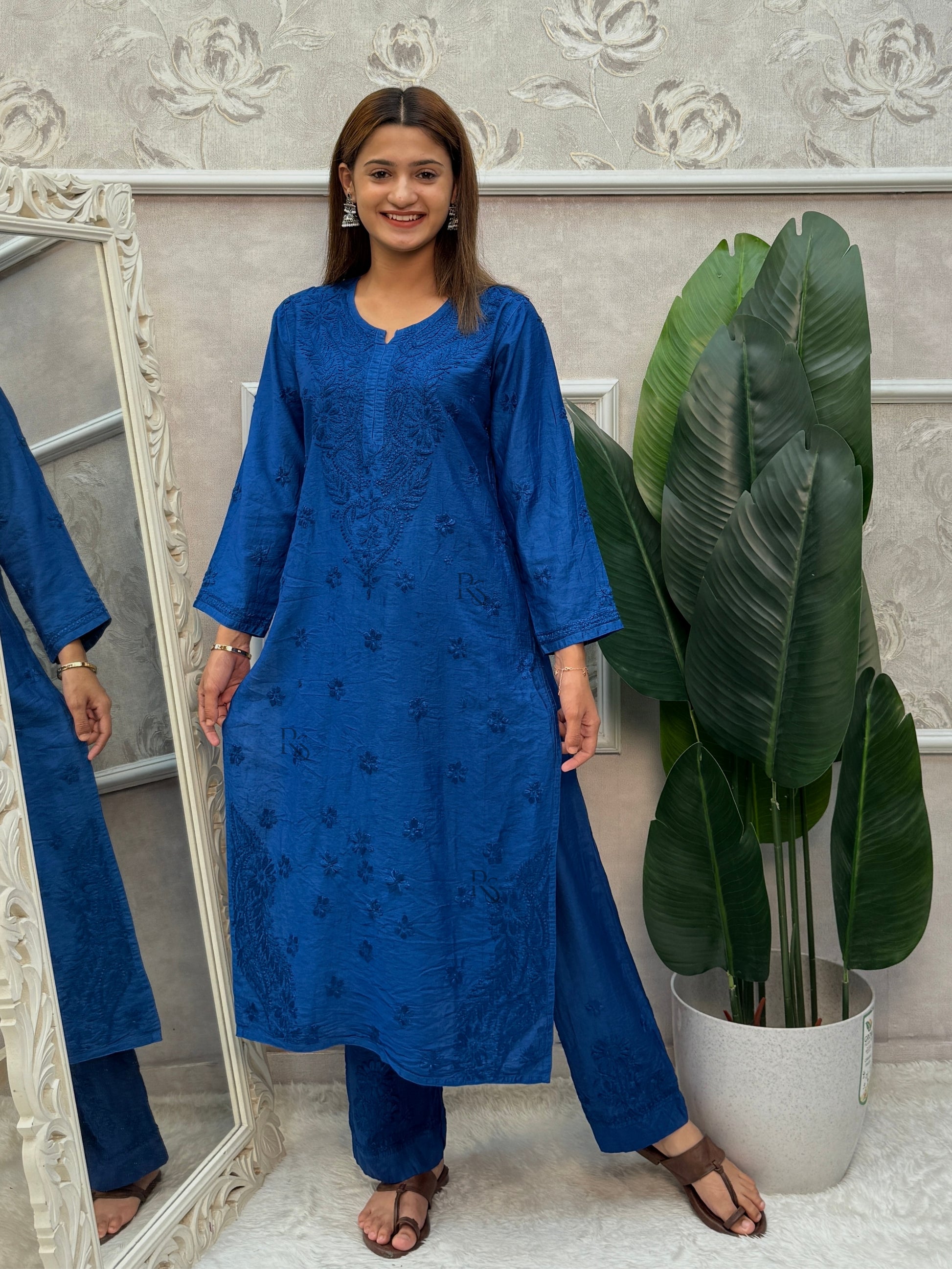Deep blue Lucknow Chikankari chanderi kurta with intricate hand embroidery.